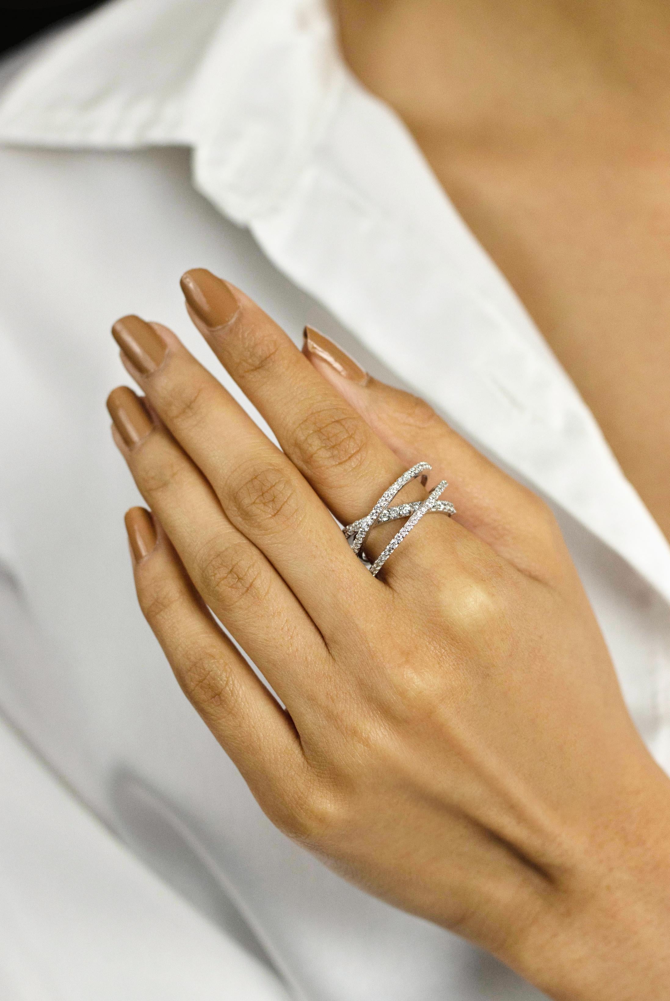 Contemporary Roman Malakov 1.24 Carats Brilliant Round Cut Diamond Intertwined Fashion Ring For Sale