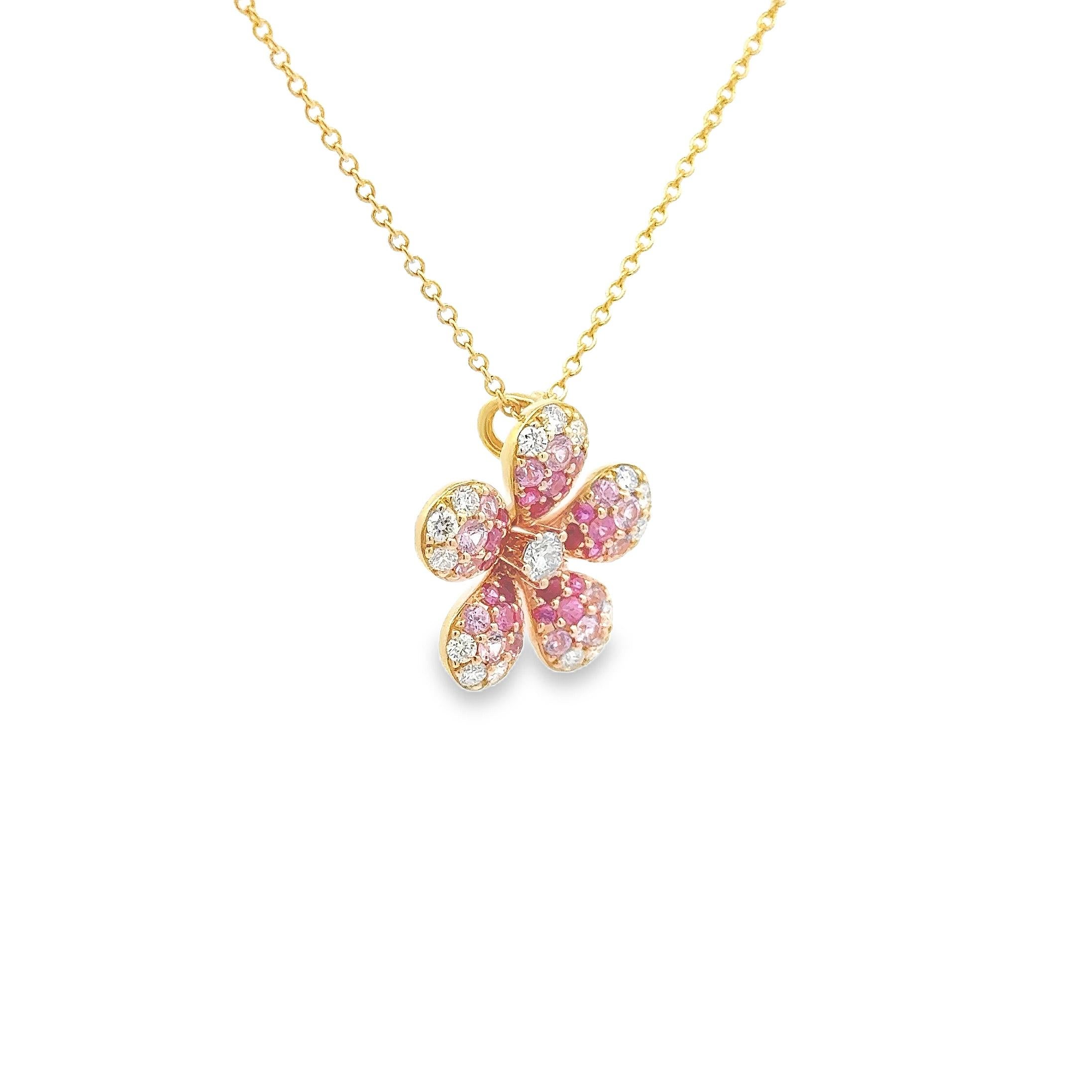 Eine hübsche Halskette mit Blumenmotiv und 16 Diamanten im Rundschliff mit einem Gesamtgewicht von 0,40 Karat sowie 35 rosa Saphire und Rubine im Rundschliff mit einem Gesamtgewicht von 0,84 Karat, die auf fünf Blütenblättern angeordnet sind. Fein