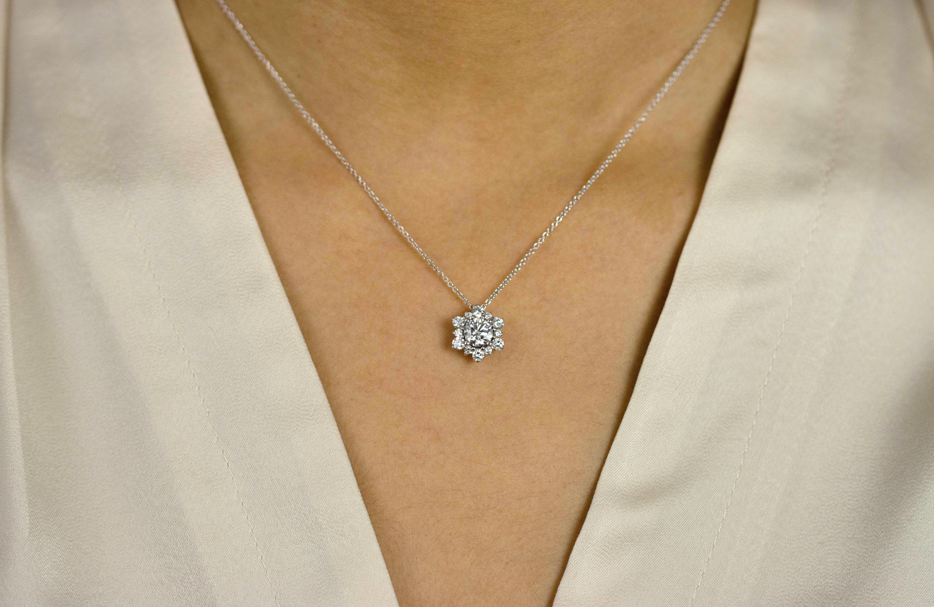 Contemporary Roman Malakov 1.25 Carats Total Brilliant Round Diamond Cluster pendant Necklace For Sale