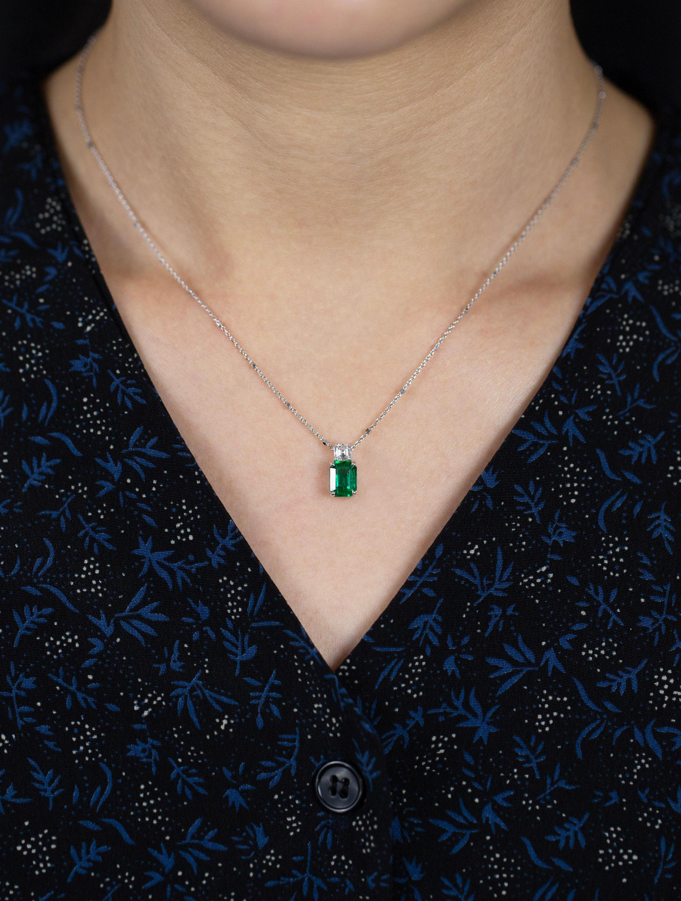 Women's Roman Malakov 1.27 Carat Emerald Cut Green Emerald and Diamond Pendant Necklace For Sale