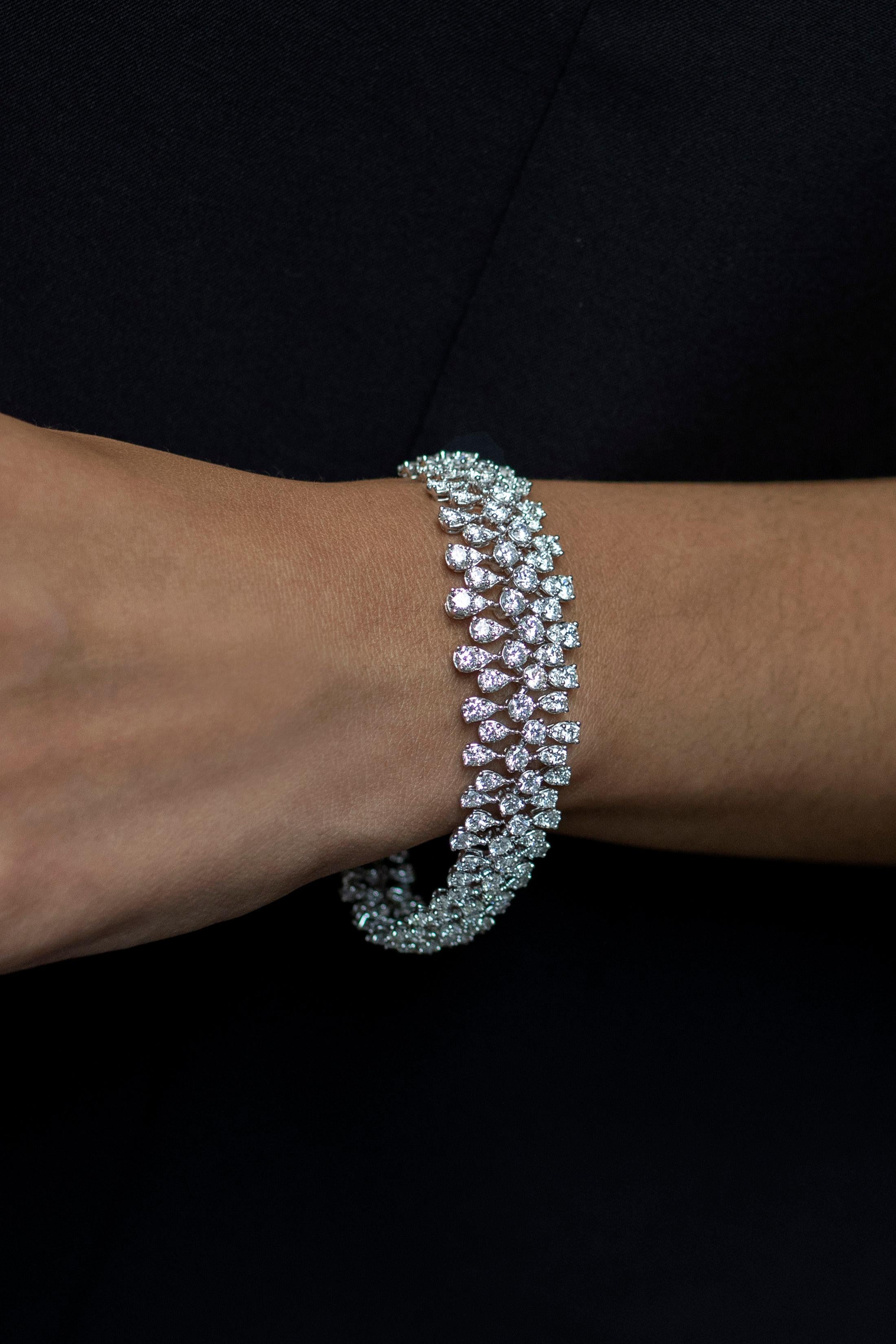 Mixed Cut Roman Malakov, 12.94 Carat Total Round and Pear Shape Diamond Bracelet