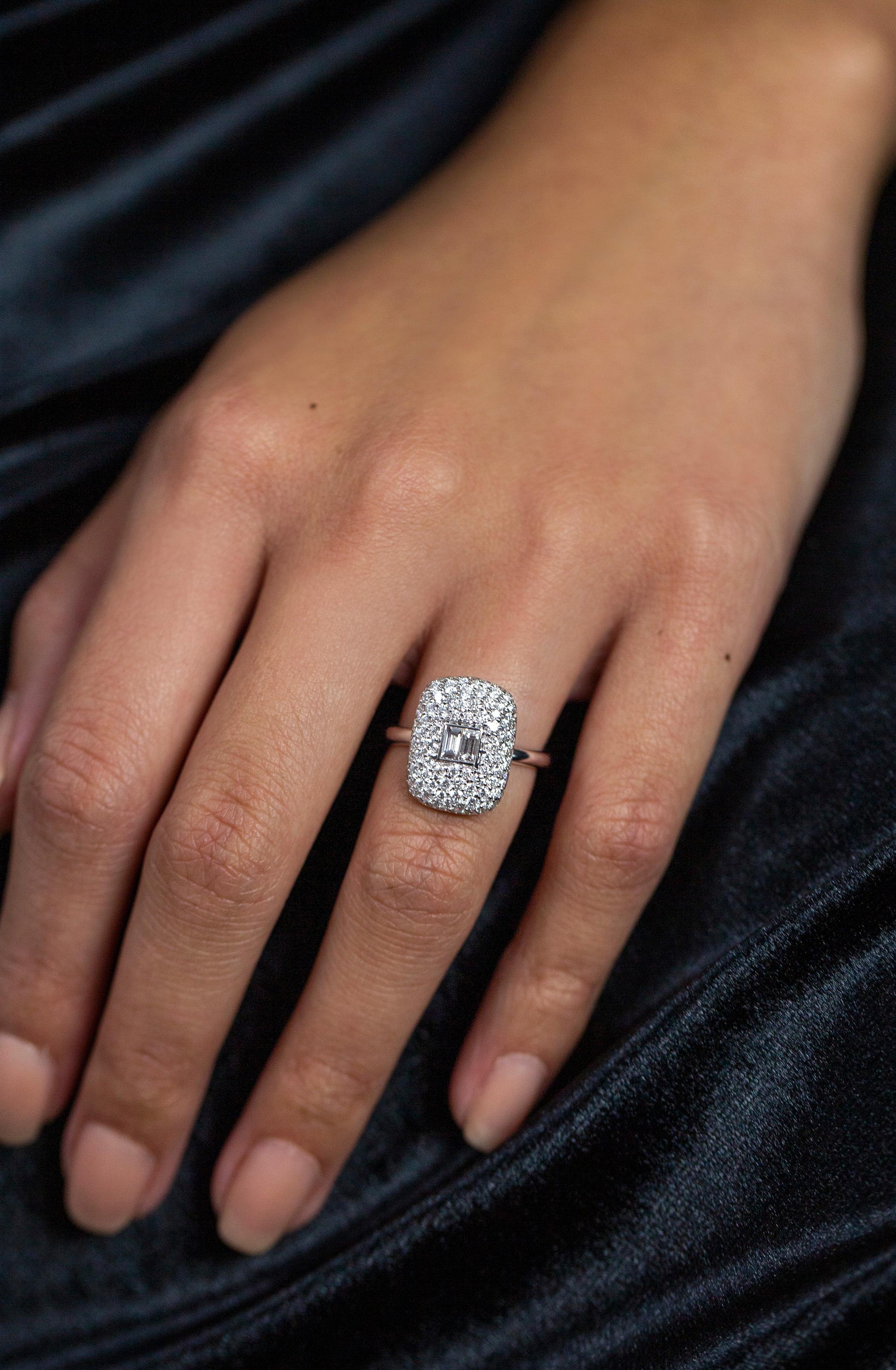 Women's Roman Malakov 1.33 Carat Total Baguette & Round Cut Diamond Fashion Ring For Sale