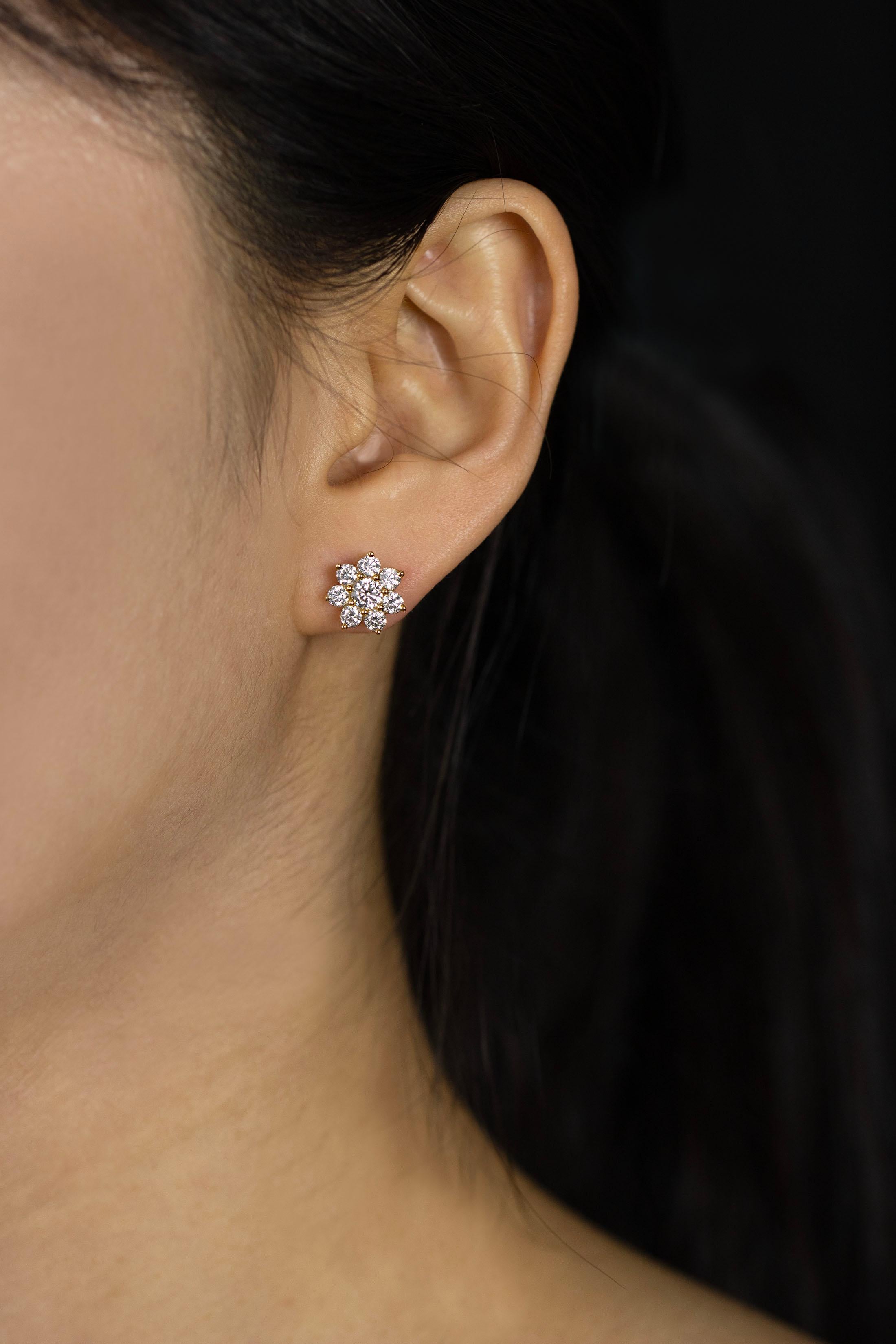Women's Roman Malakov 1.35 Carats Total Brilliant Round Cut Diamond Flower Stud Earrings For Sale