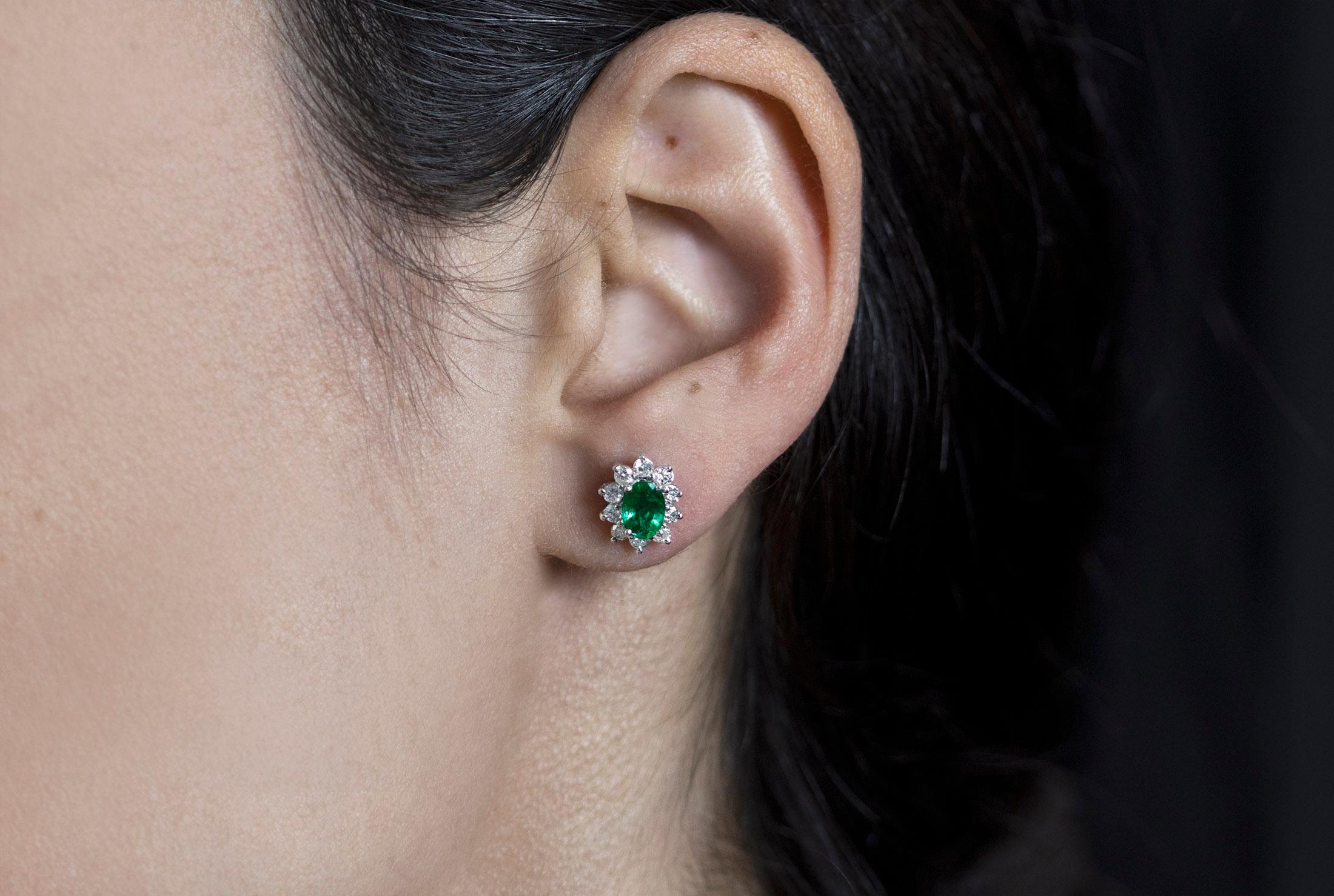 Contemporary Roman Malakov 1.37 Carat Total Green Emerald and Diamond Halo Stud Earrings For Sale