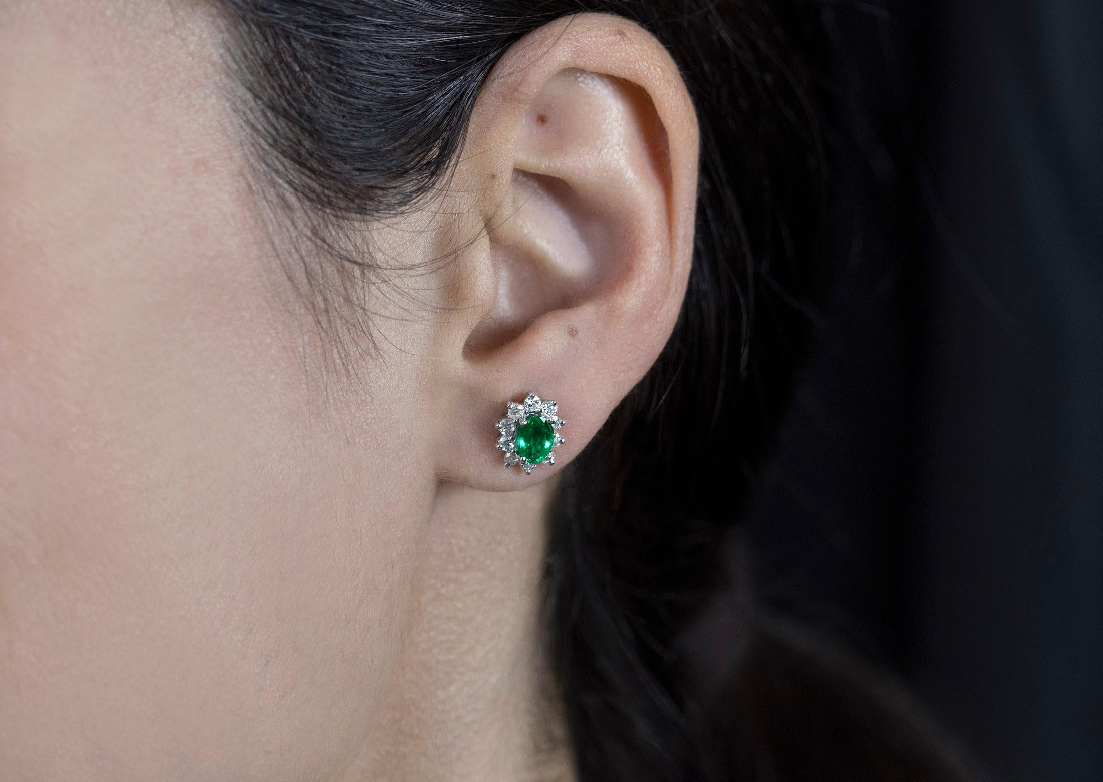 Roman Malakov 1.37 Carat Total Green Emerald and Diamond Halo Stud Earrings In New Condition For Sale In New York, NY