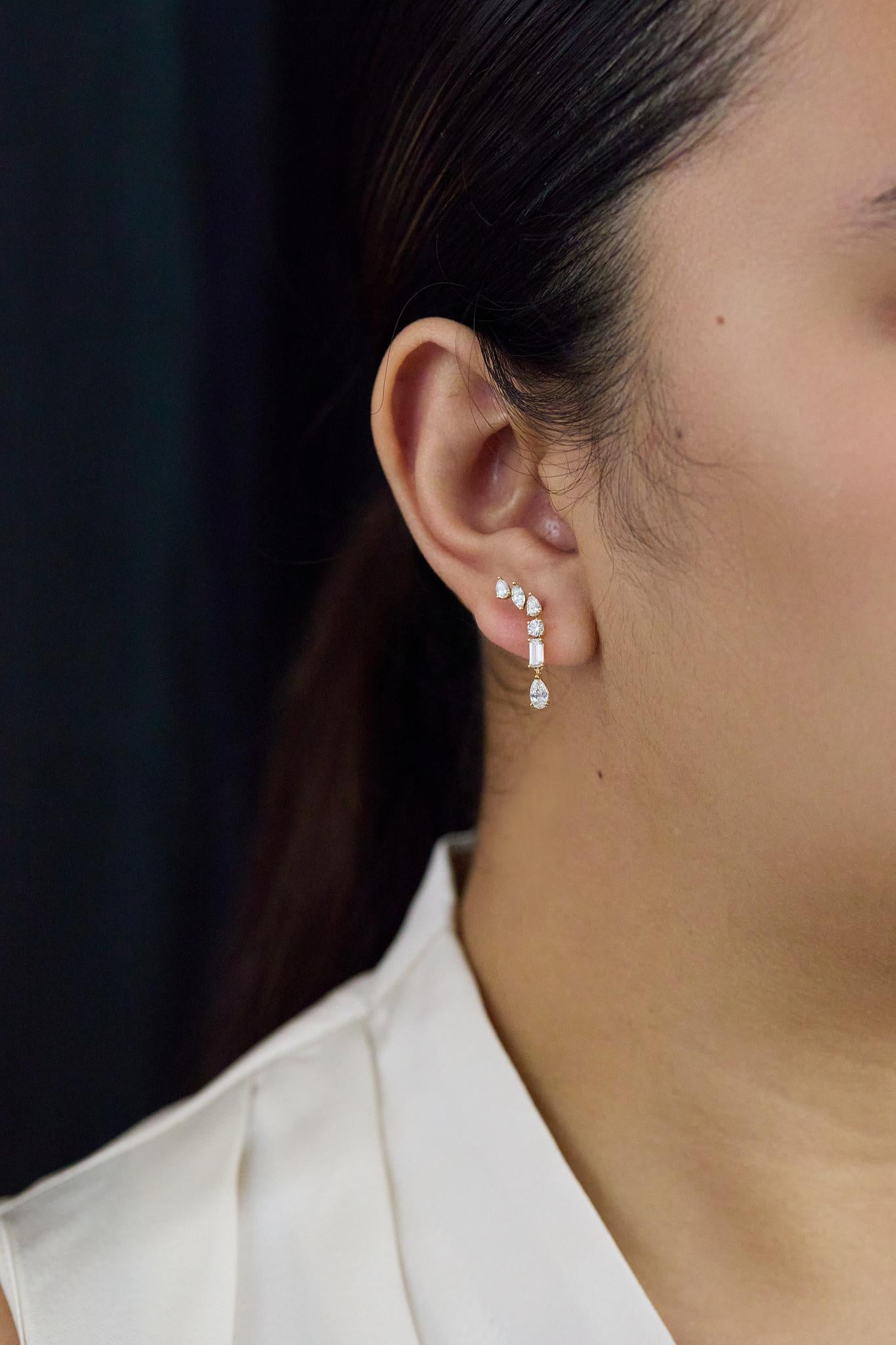 Roman Malakov Diamonds Boucles d'oreilles pendantes en or jaune avec diamants mixtes de 1,38 carats au total Neuf - En vente à New York, NY