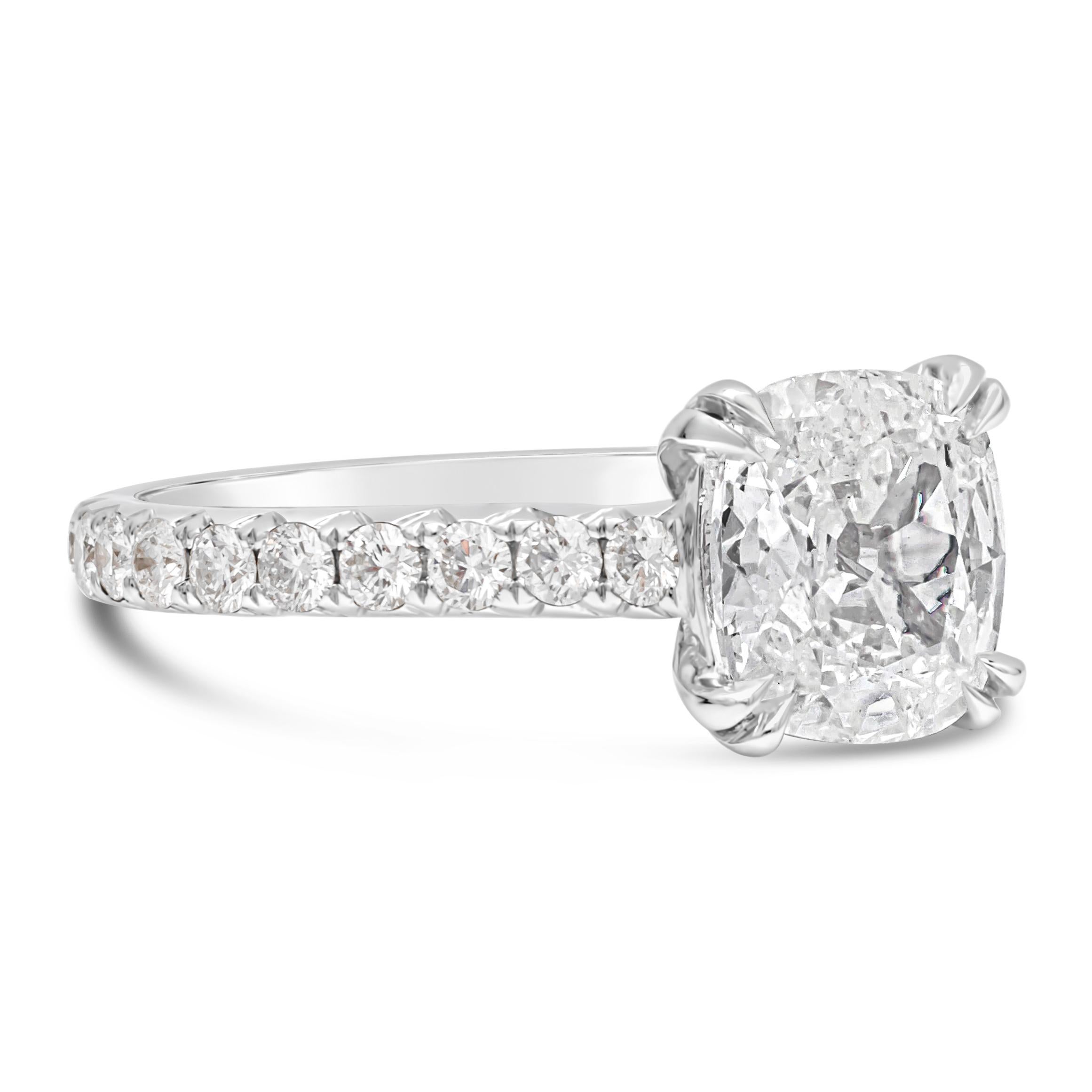 Roman Malakov 1.39 Carats Cushion Cut Diamond Pavé Engagement Ring in White Gold In New Condition For Sale In New York, NY