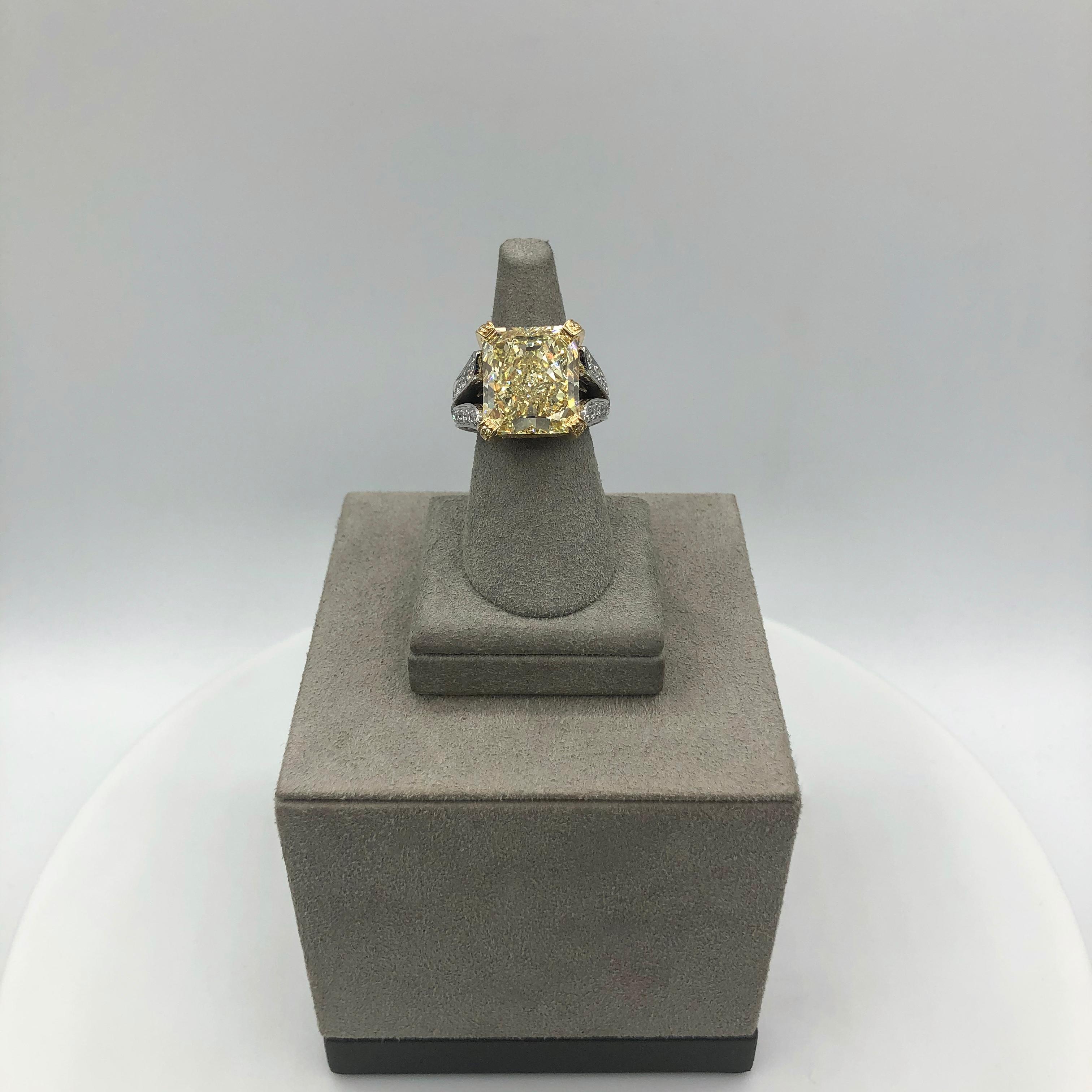 Contemporary GIA Certified 13.95 Carat Fancy Yellow Diamond Split-Shank Engagement Ring  For Sale