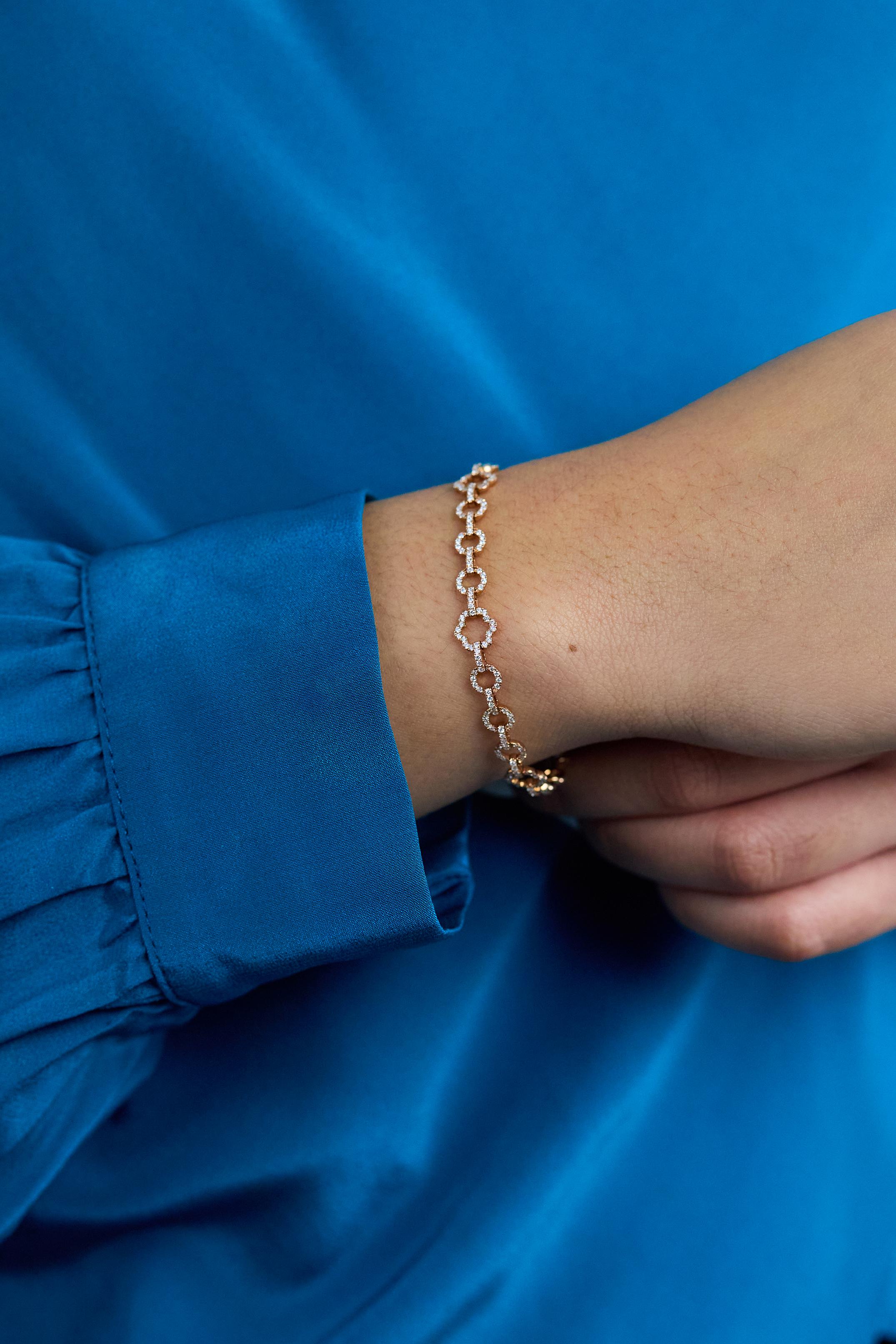 Modern Roman Malakov 1.40 Carat Total Round Cut Diamond Fashion Bracelet in Rose Gold For Sale
