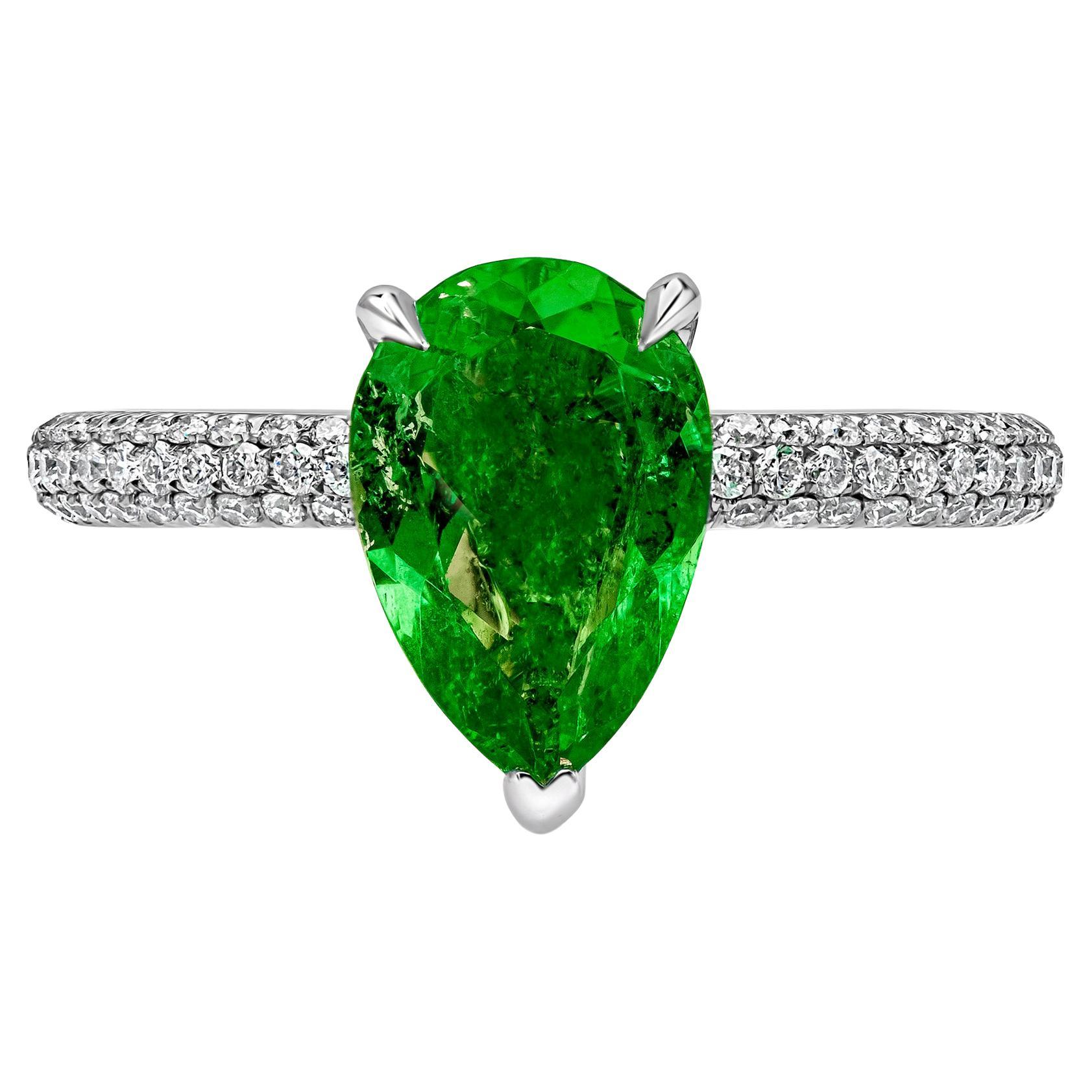 Roman Malakov 1.42 Carat Pear Shape Emerald and Diamond Engagement Ring For Sale