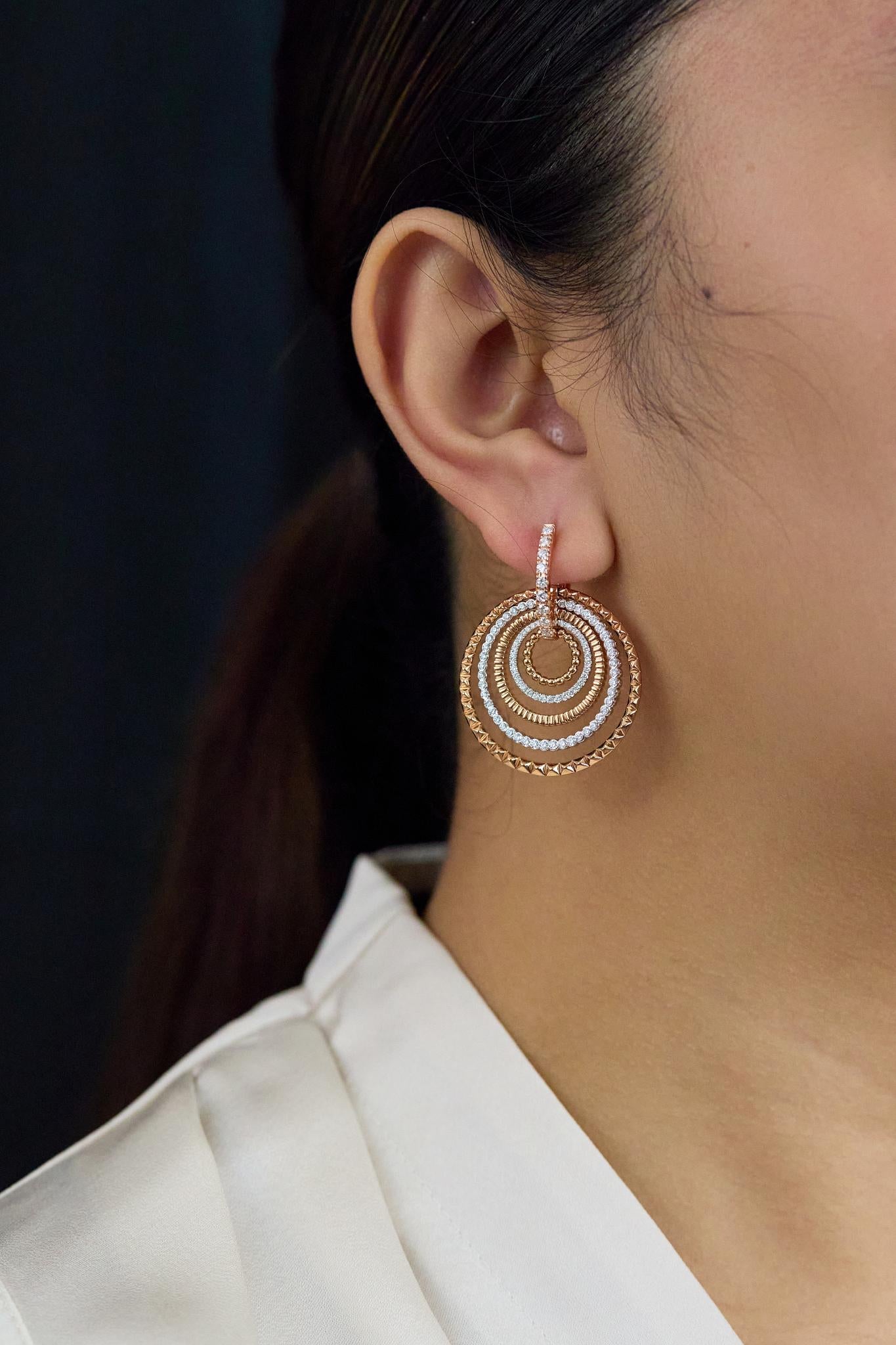 Roman Malakov Diamonds 1.42 Carats Total Round Cut Diamond Five-Row Hoop Ears (Boucles d'oreilles à cinq rangs) Neuf - En vente à New York, NY