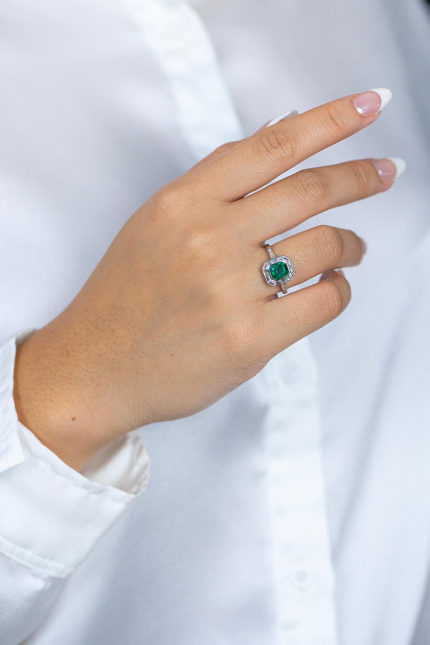 Women's Roman Malakov 1.44 Carats Emerald Cut Colombian Emerald & Diamond Wedding Ring For Sale
