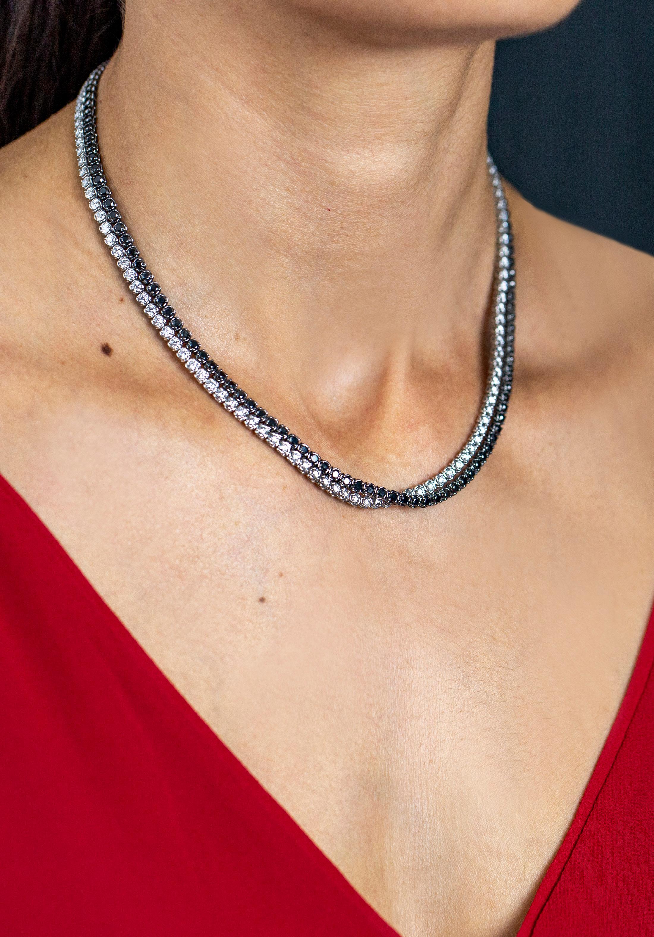 Roman Malakov, collier croisé avec diamants ronds noirs et blancs de 14,46 carats au total  Neuf - En vente à New York, NY