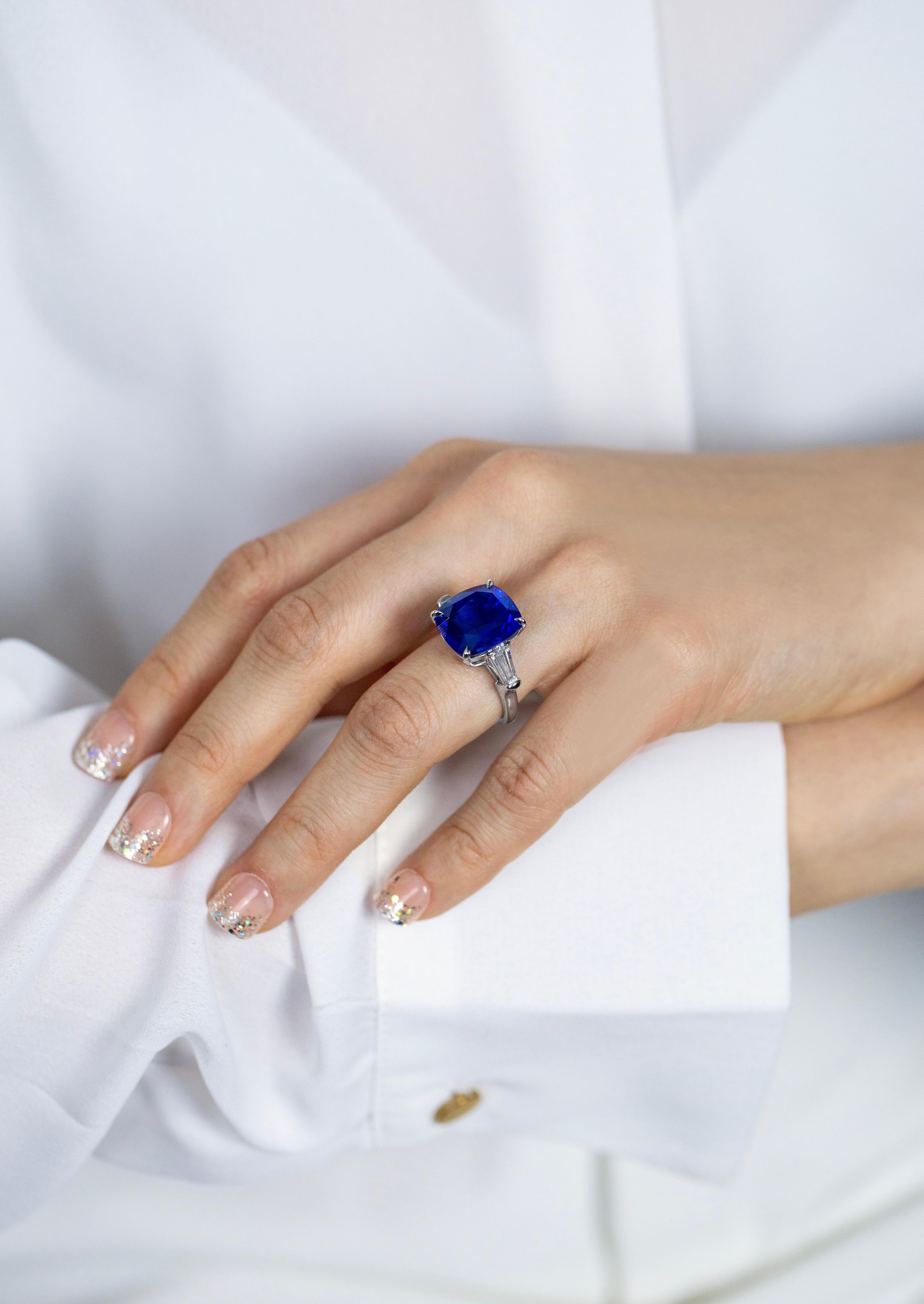 Cushion Cut 14.67 Carats Blue Sapphire & Diamond Three-Stone Engagement Ring in Platinum For Sale