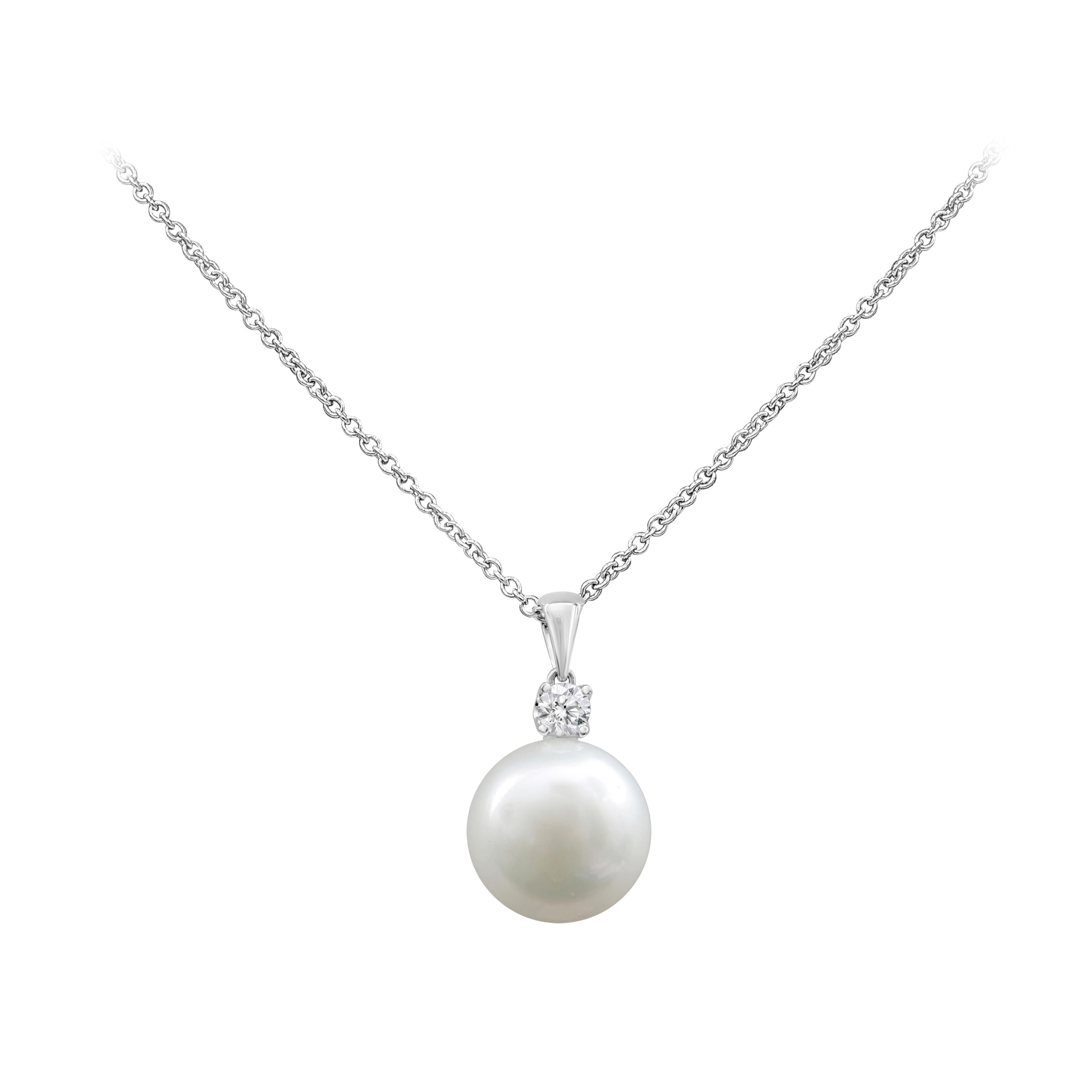Contemporary Roman Malakov Pearl and Round Shape Diamond Pendant Necklace For Sale