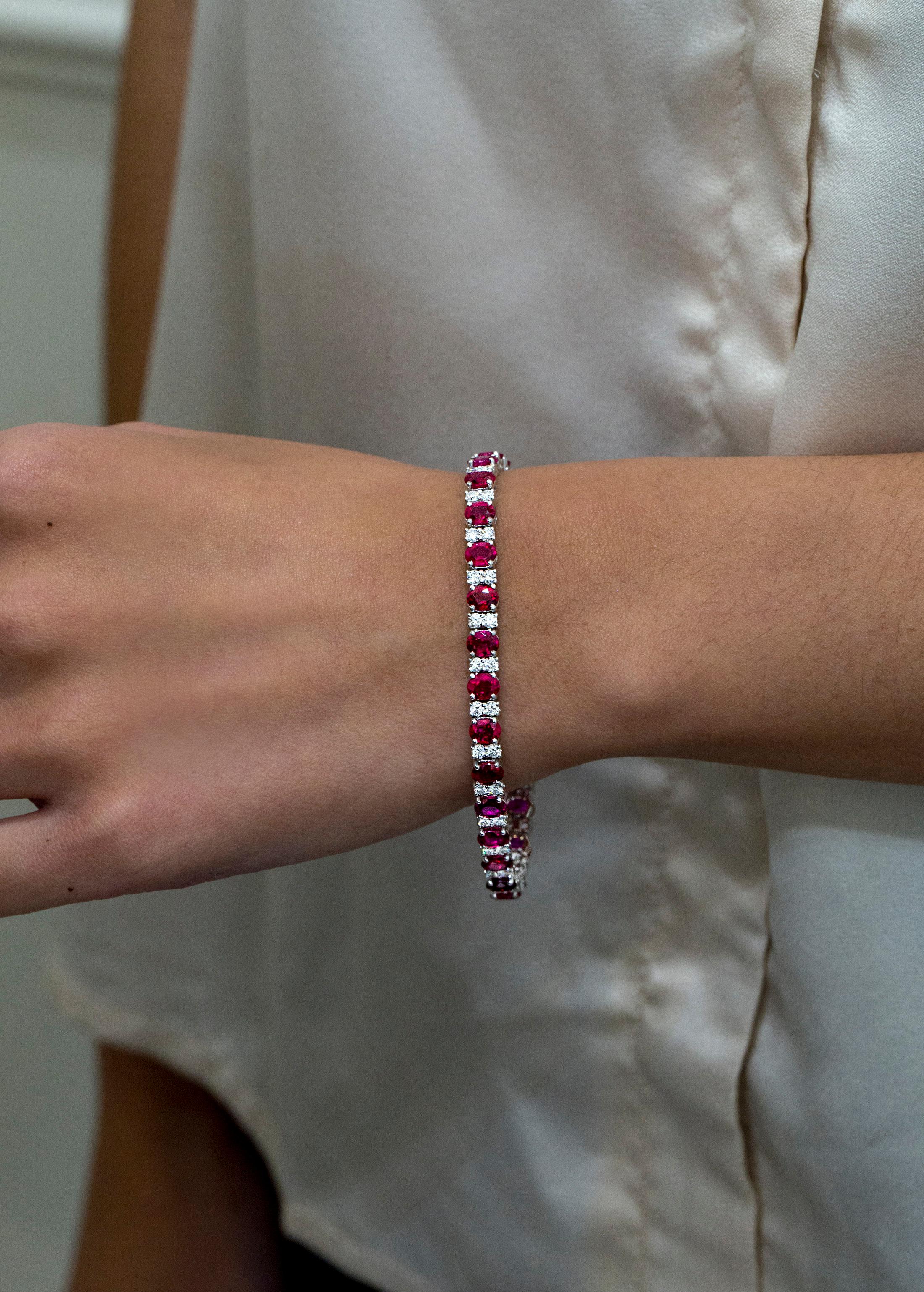 Roman Malakov Bracelet tennis avec rubis taille ovale de 12,65 carats et diamants ronds Neuf - En vente à New York, NY
