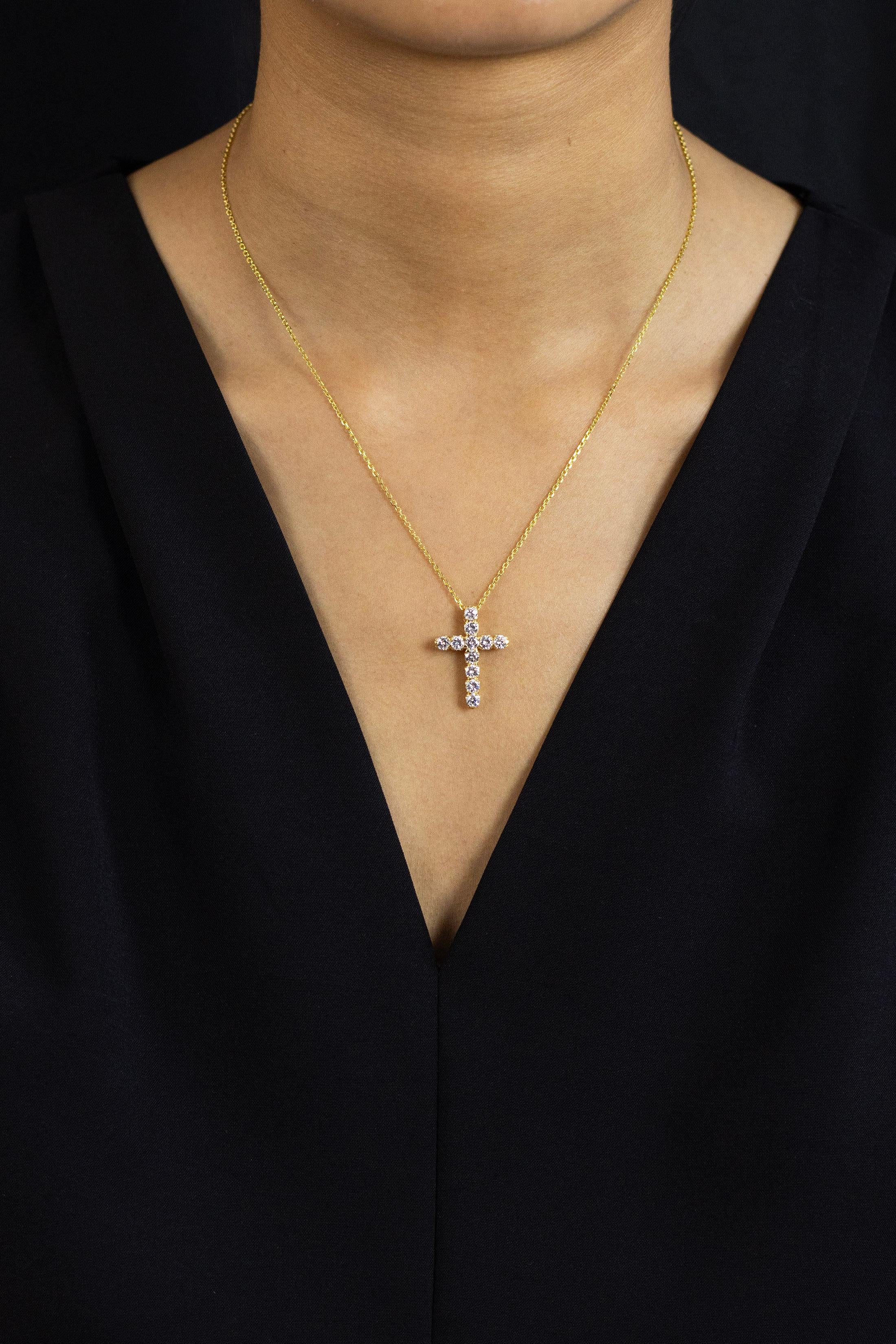 Taille ronde Roman Malakov Collier pendentif en forme de croix avec diamants ronds et brillants de 1.50 carat au total en vente