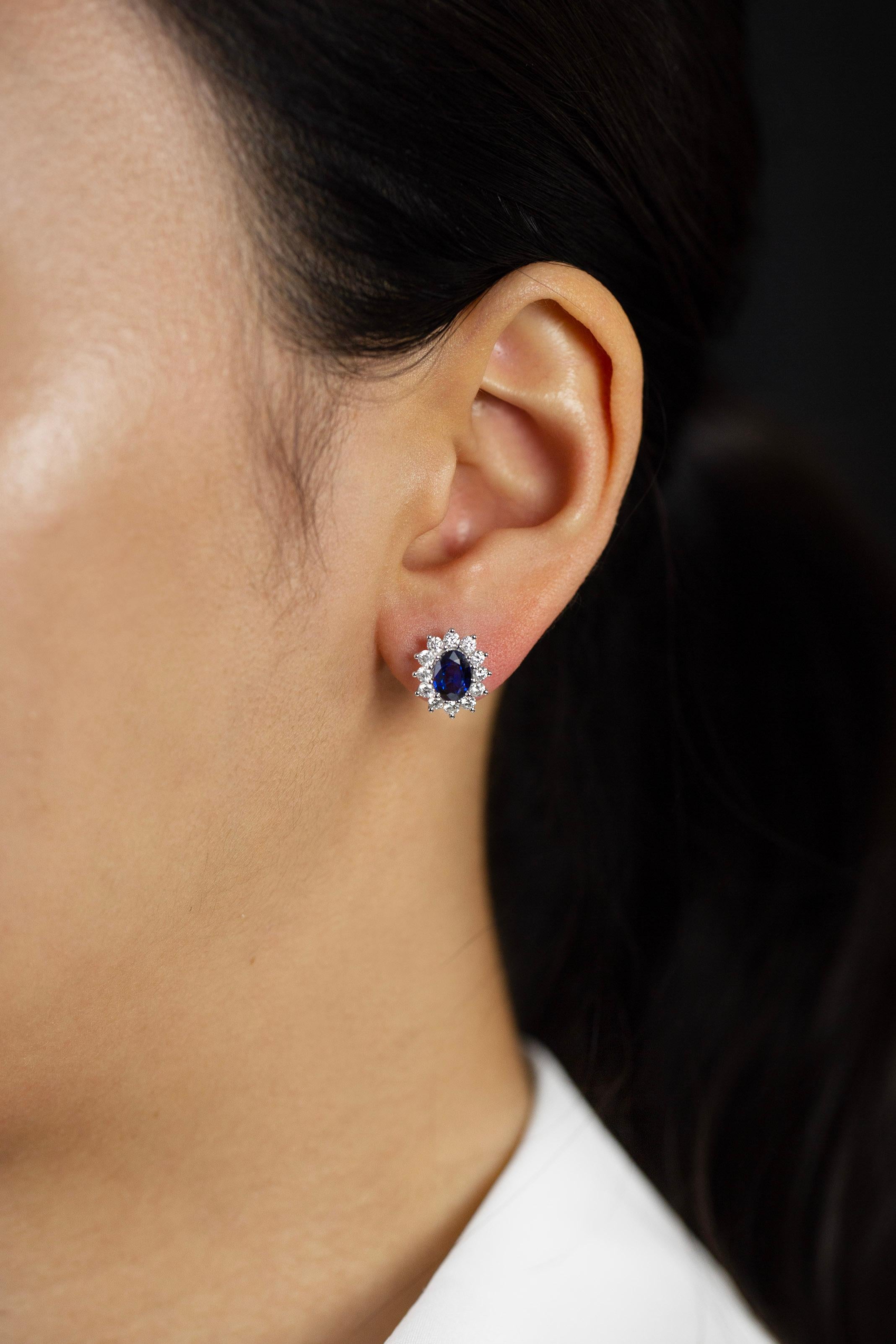 Roman Malakov 1.53 Carats Total Oval Cut Blue Sapphire & Diamonds Stud Earrings In New Condition In New York, NY