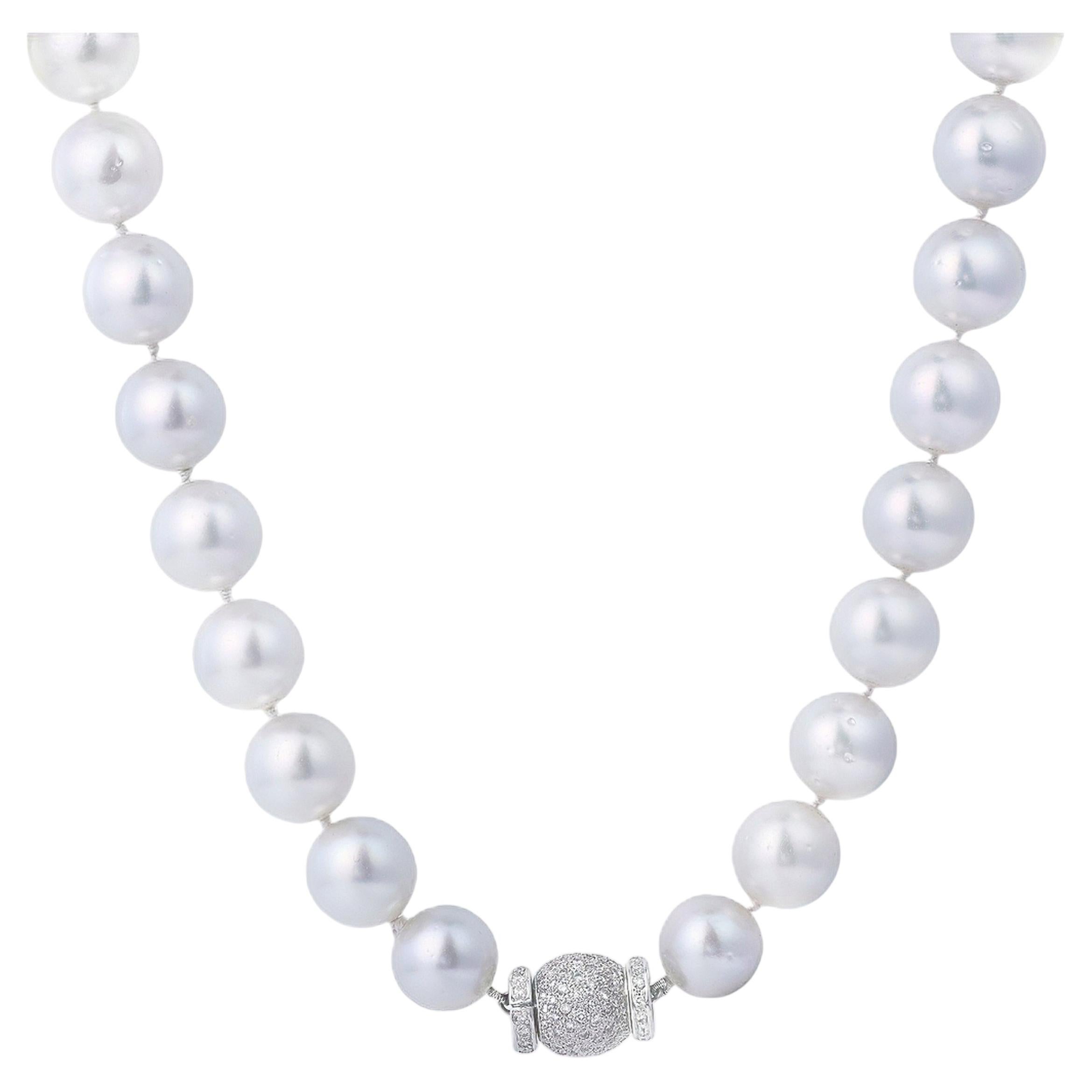 Roman Malakov  Collana di perle dei mari del sud e diamanti da 1,54 carati in oro bianco
