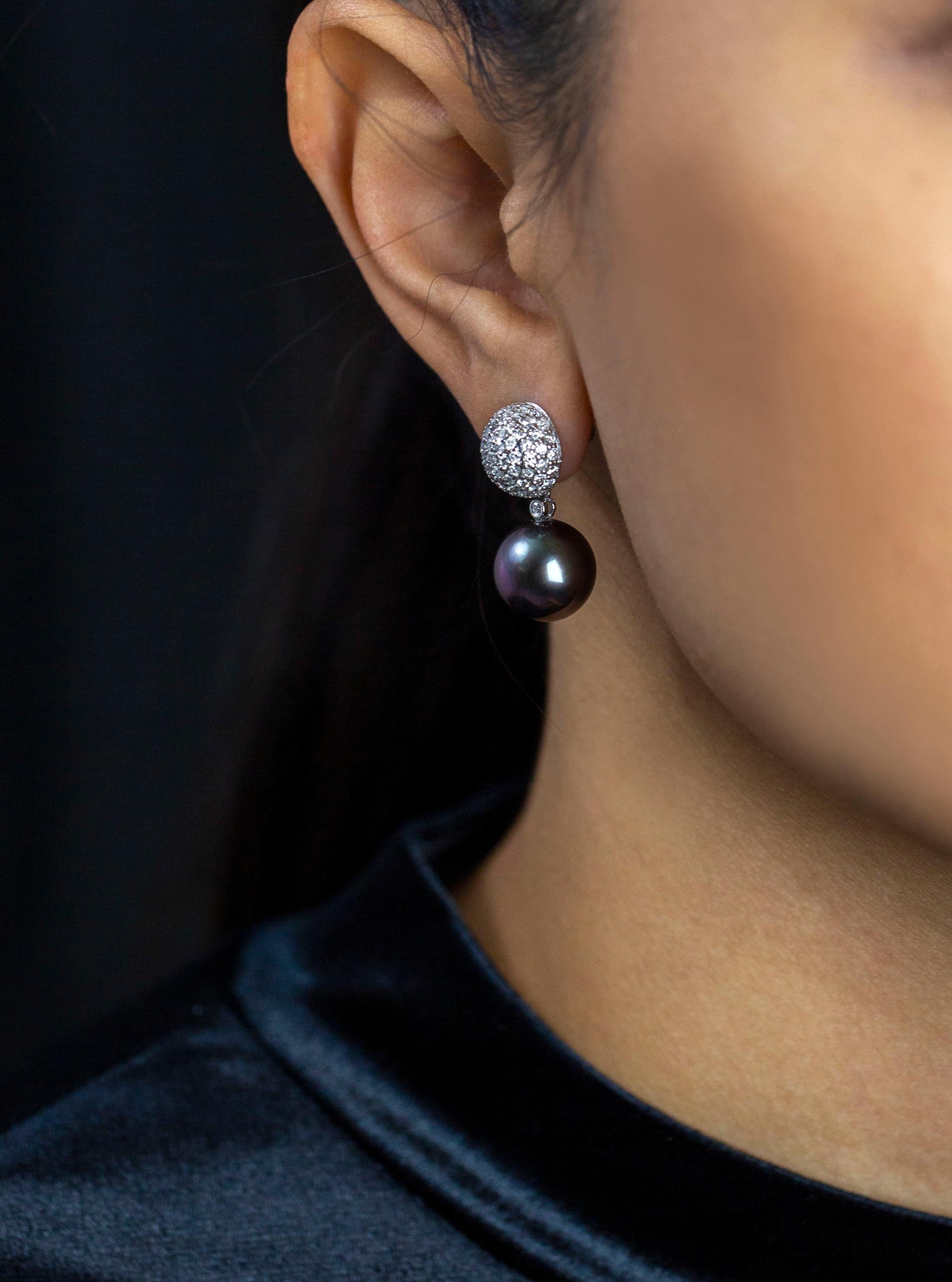 Women's Roman Malakov 1.56 Carat Diamond and Tahitian Black Pearl Dangle Earrings For Sale