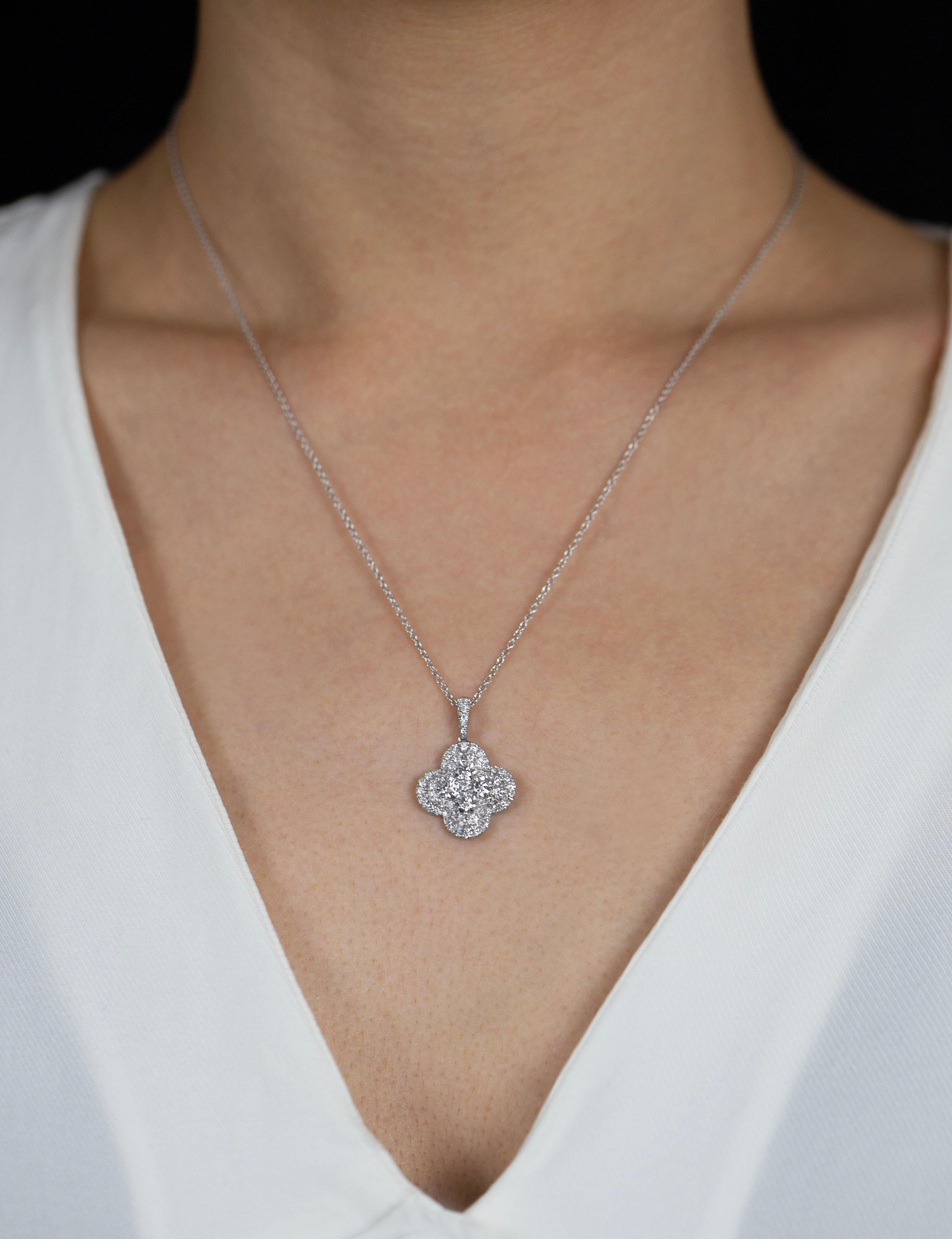 Roman Malakov 1.57 Carats Total Round Cut Diamond Clover Shape Pendant Necklace In New Condition For Sale In New York, NY