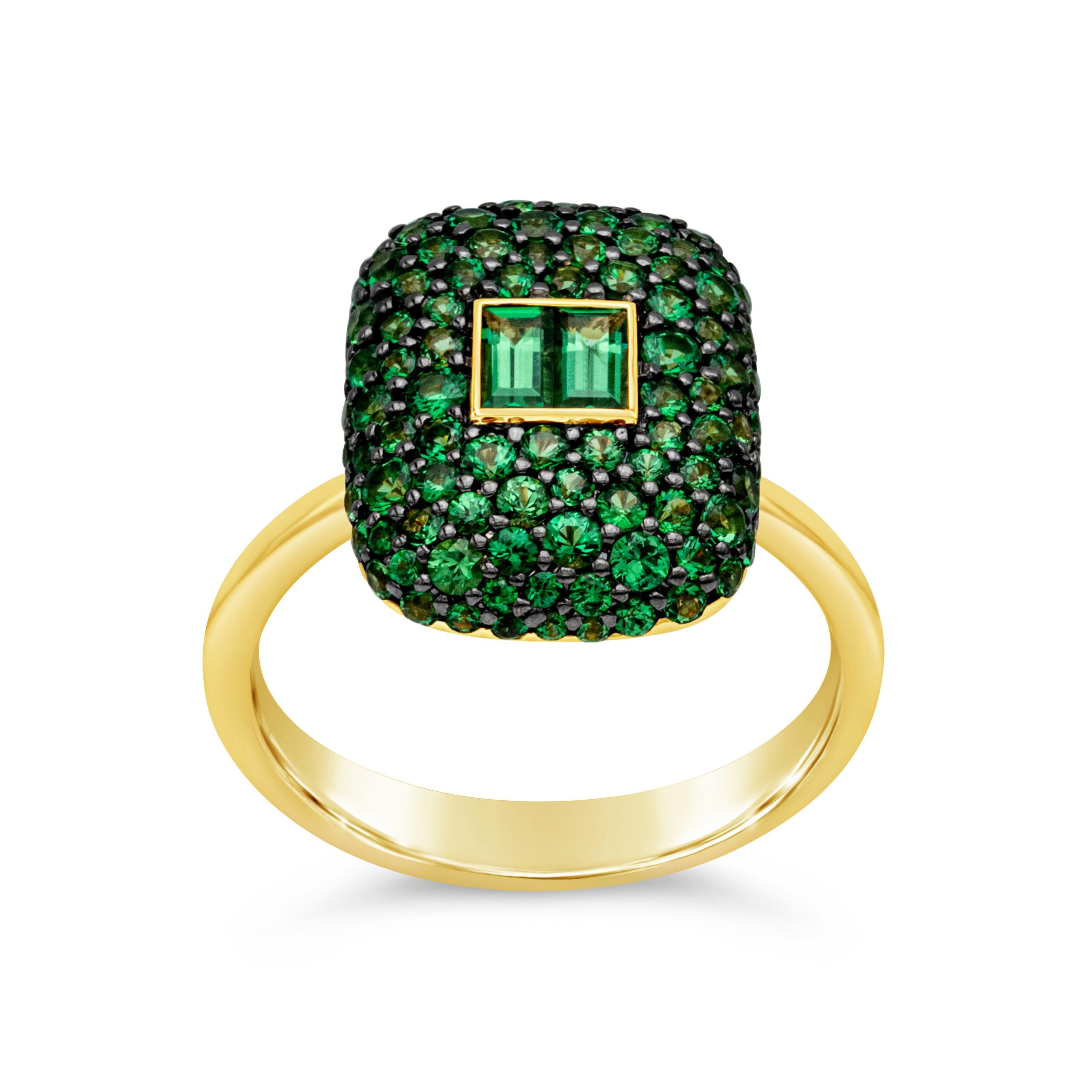 Roman Malakov  1.57 Carat Total Mixed Cut Green Tsavorite Fashion Ring In New Condition For Sale In New York, NY