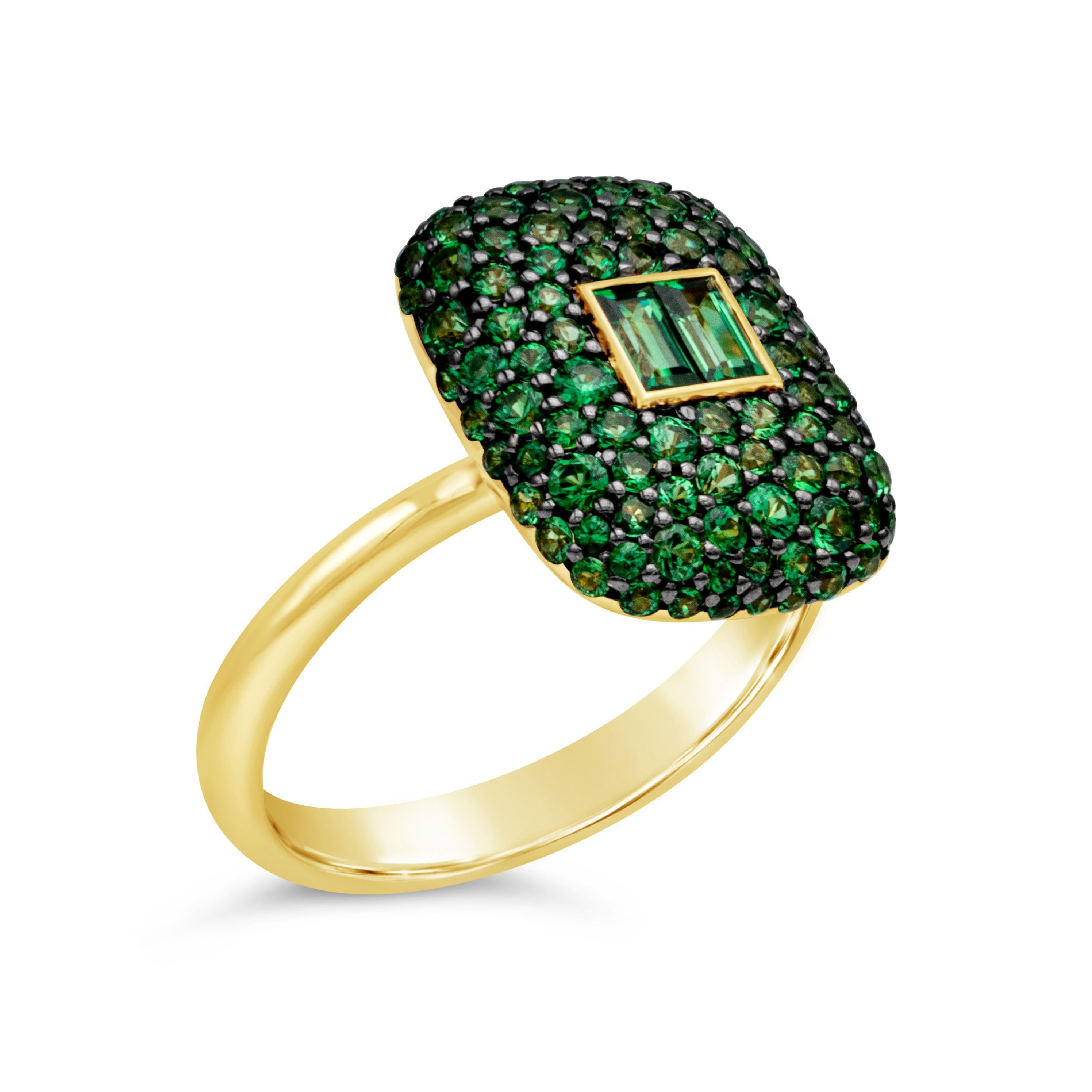 Women's Roman Malakov  1.57 Carat Total Mixed Cut Green Tsavorite Fashion Ring For Sale