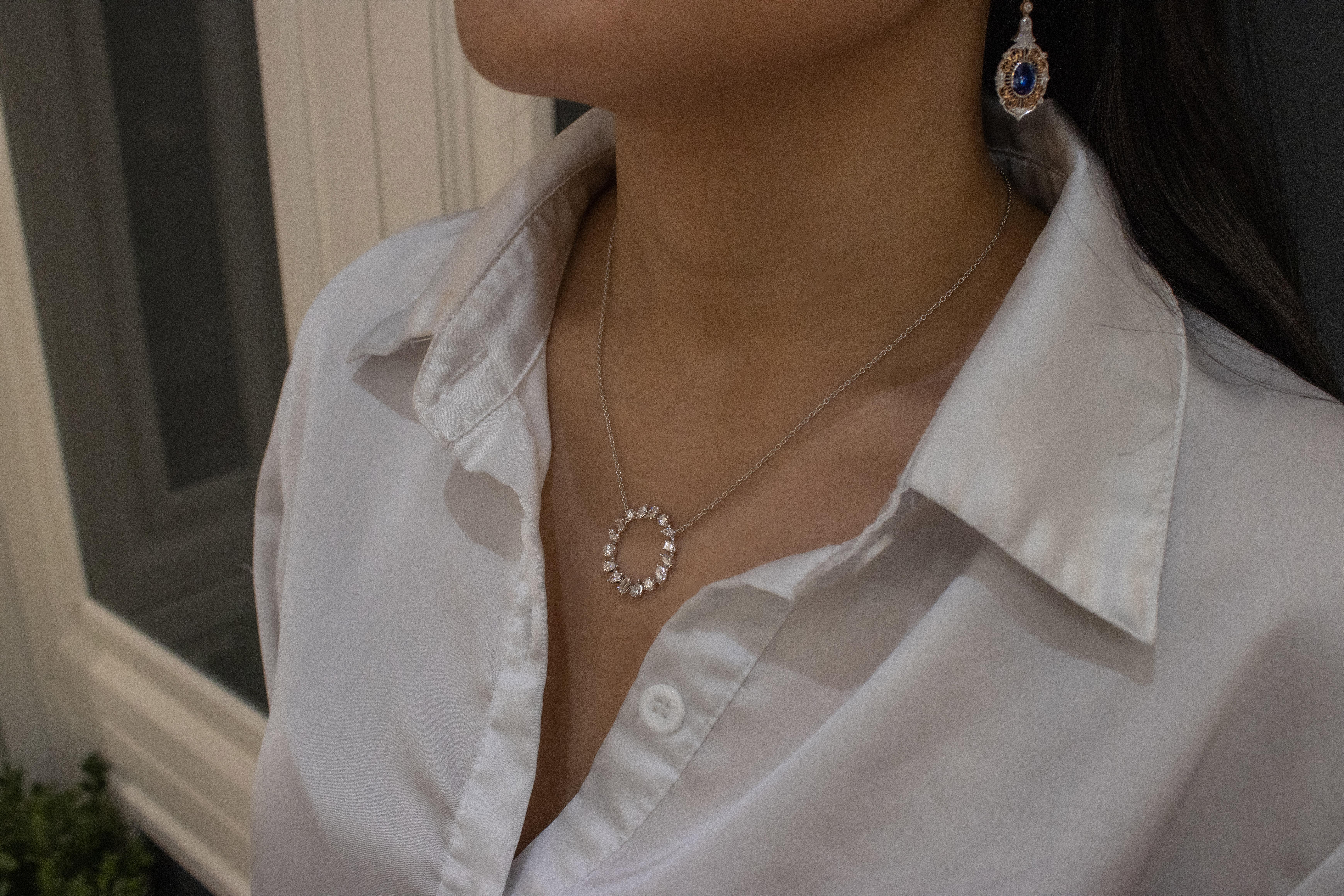 Contemporary Roman Malakov, 1.60 Carat Fancy Shape Diamond Circle Pendant Necklace For Sale