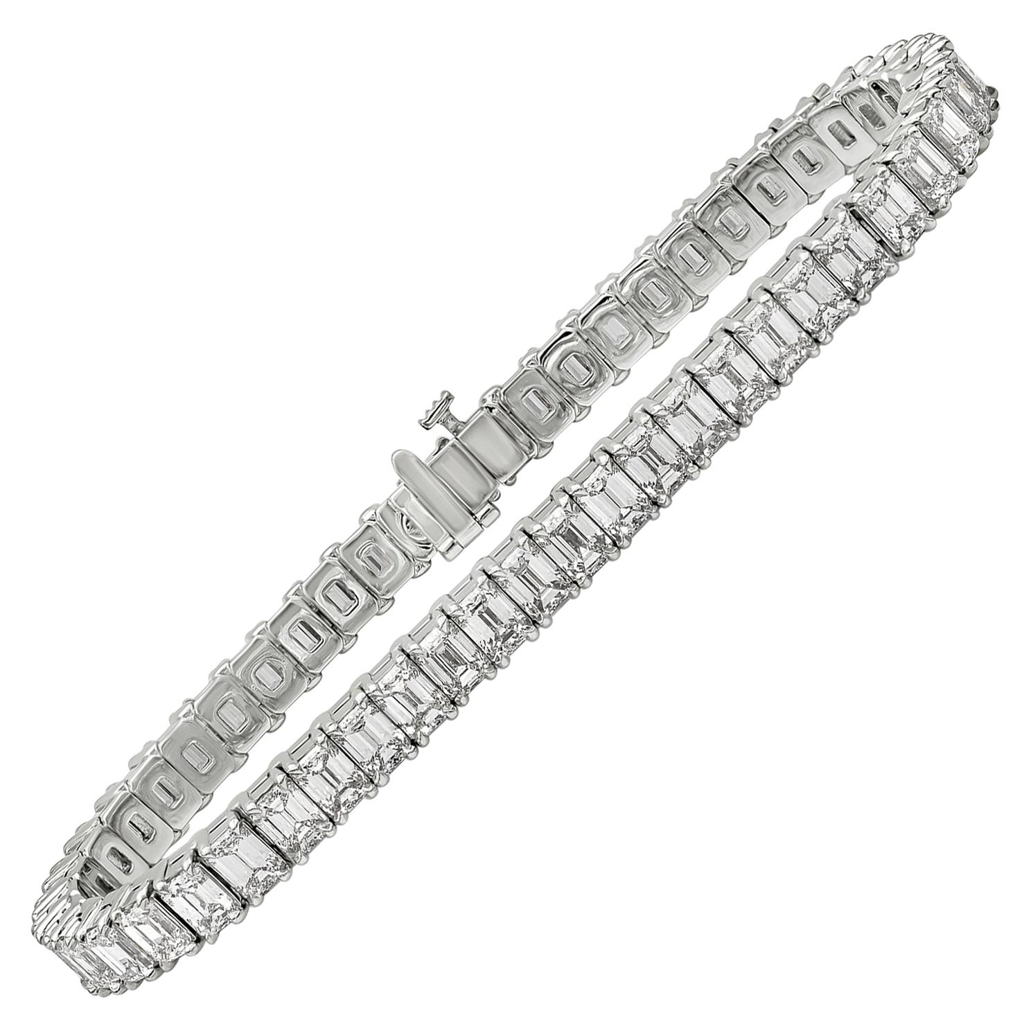 Roman Malakov 16.06 Carats Total Emerald Cut Diamond Four-Prong Tennis Bracelet  For Sale