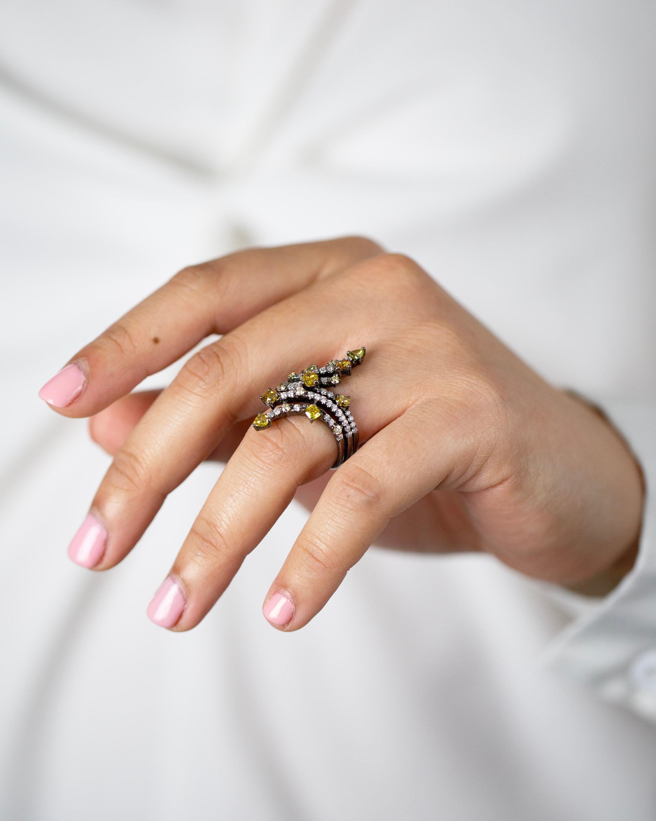Roman Malakov Diamonds Anello da 2,33 carati totali di diamanti bianchi e colorati In condizioni Nuovo in vendita a New York, NY