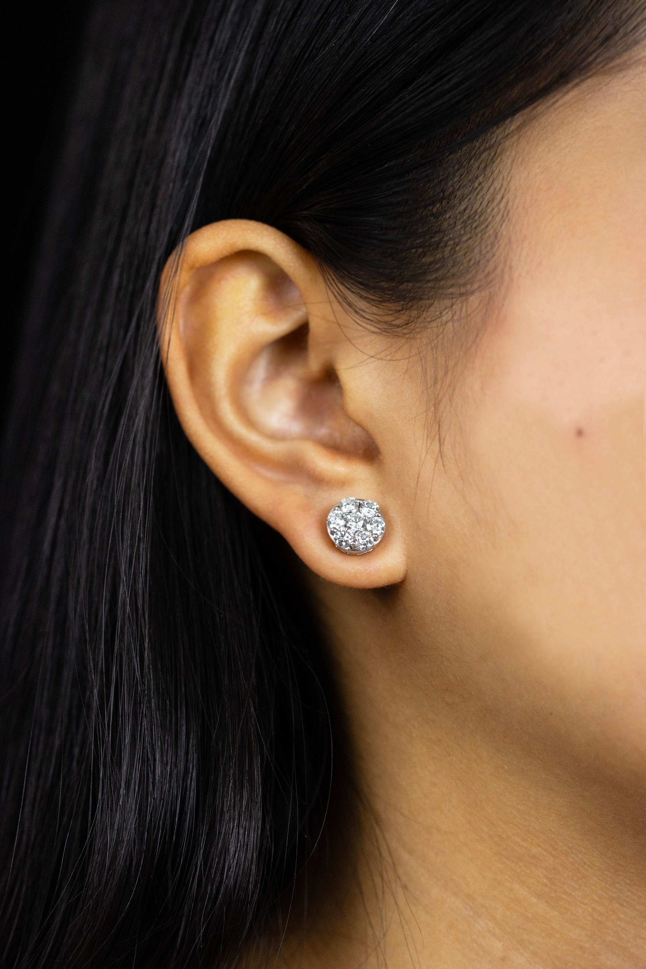 Roman Malakov, clous d'oreilles en grappe de diamants ronds brillants de 1.75 carat au total Neuf - En vente à New York, NY