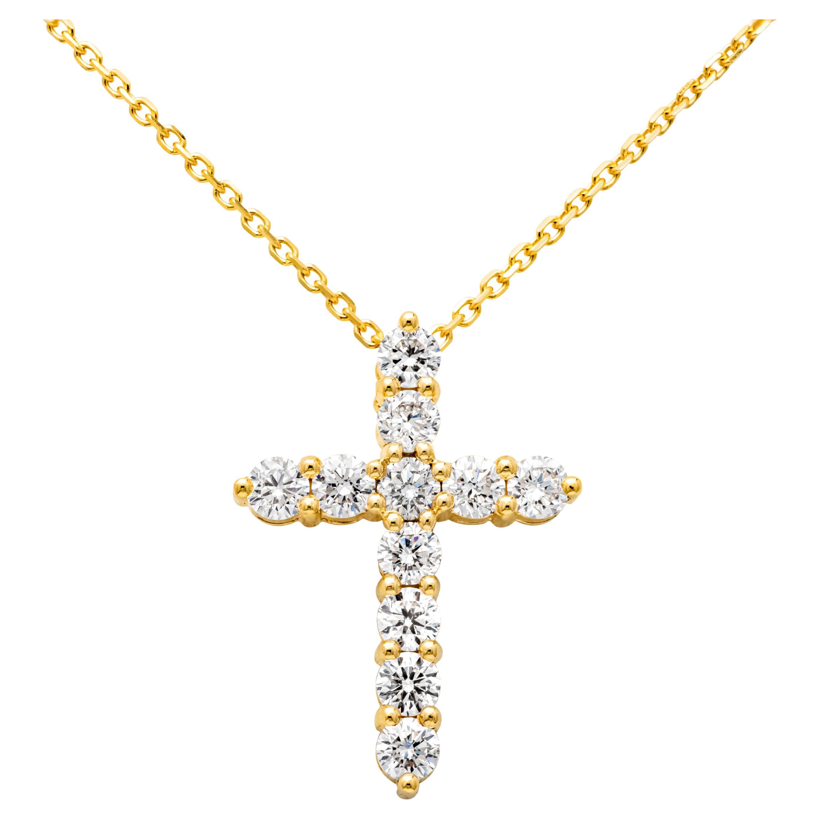 Roman Malakov Collier pendentif en forme de croix avec diamants ronds et brillants de 1.77 carat au total