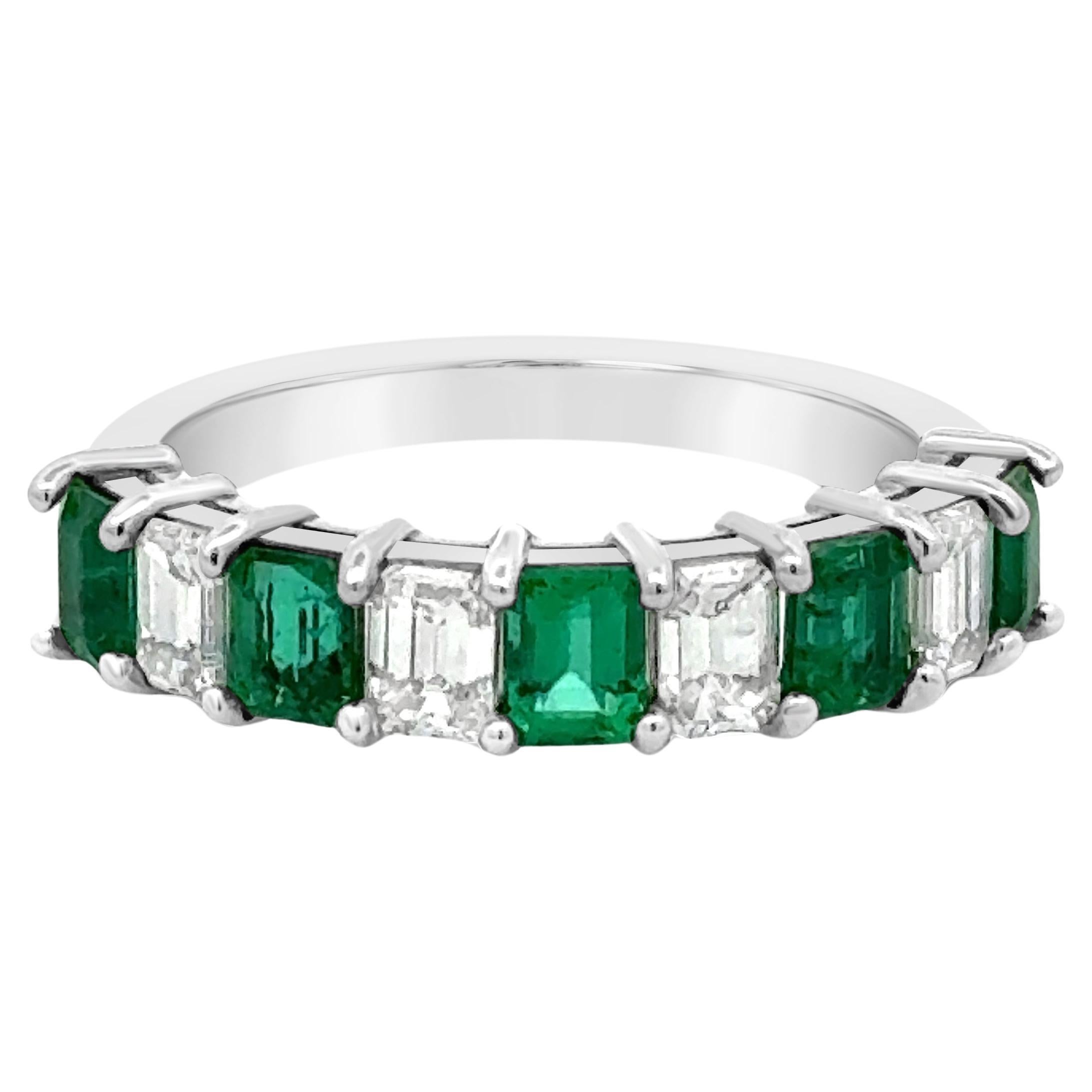 Roman Malakov 1,77 Karat Gesamt Smaragd & Diamant Neun-Stein-Hochzeitsring