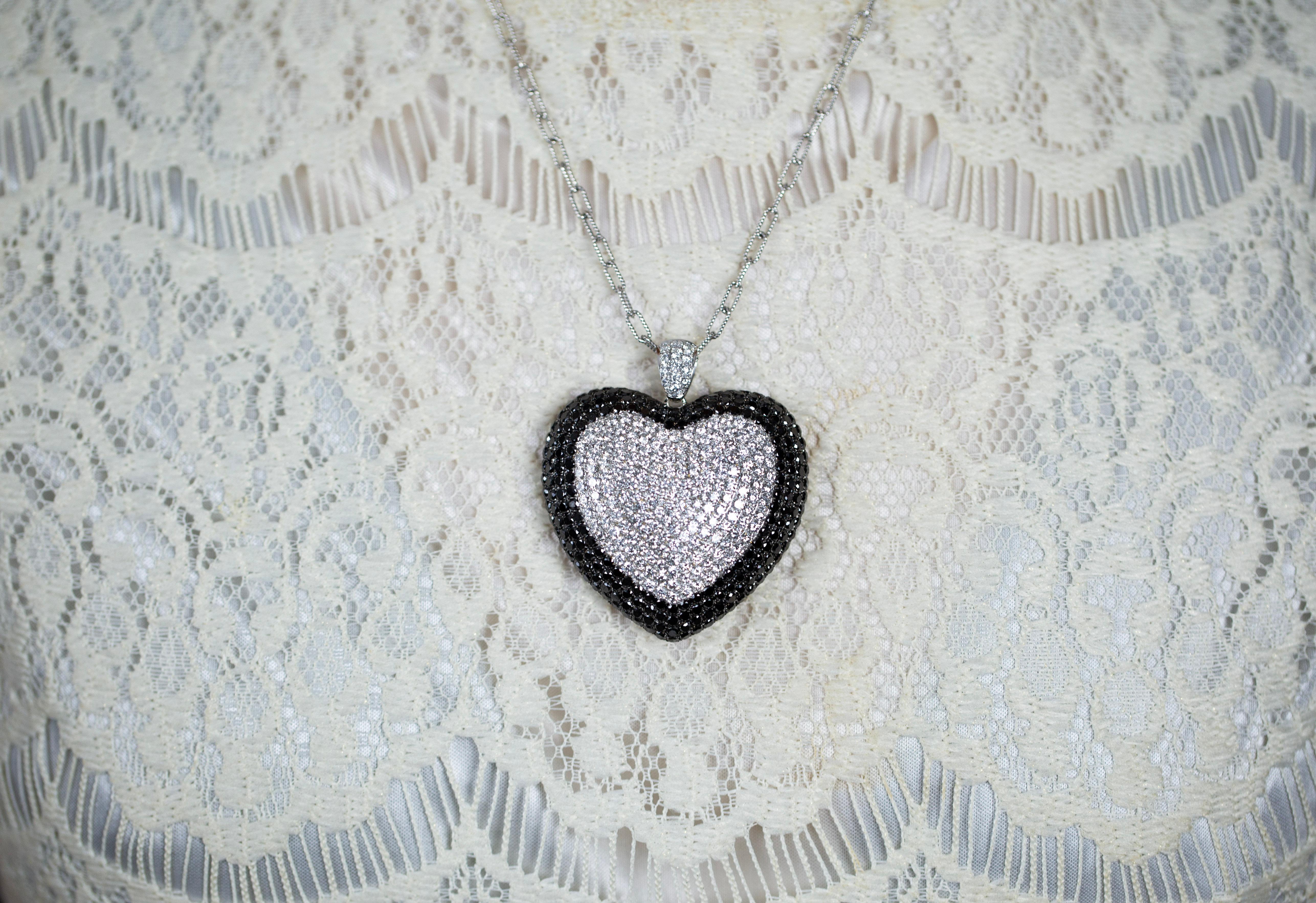 Round Cut Roman Malakov 17.70 Carats Black & White Round Diamond Heart Pendant Necklace For Sale