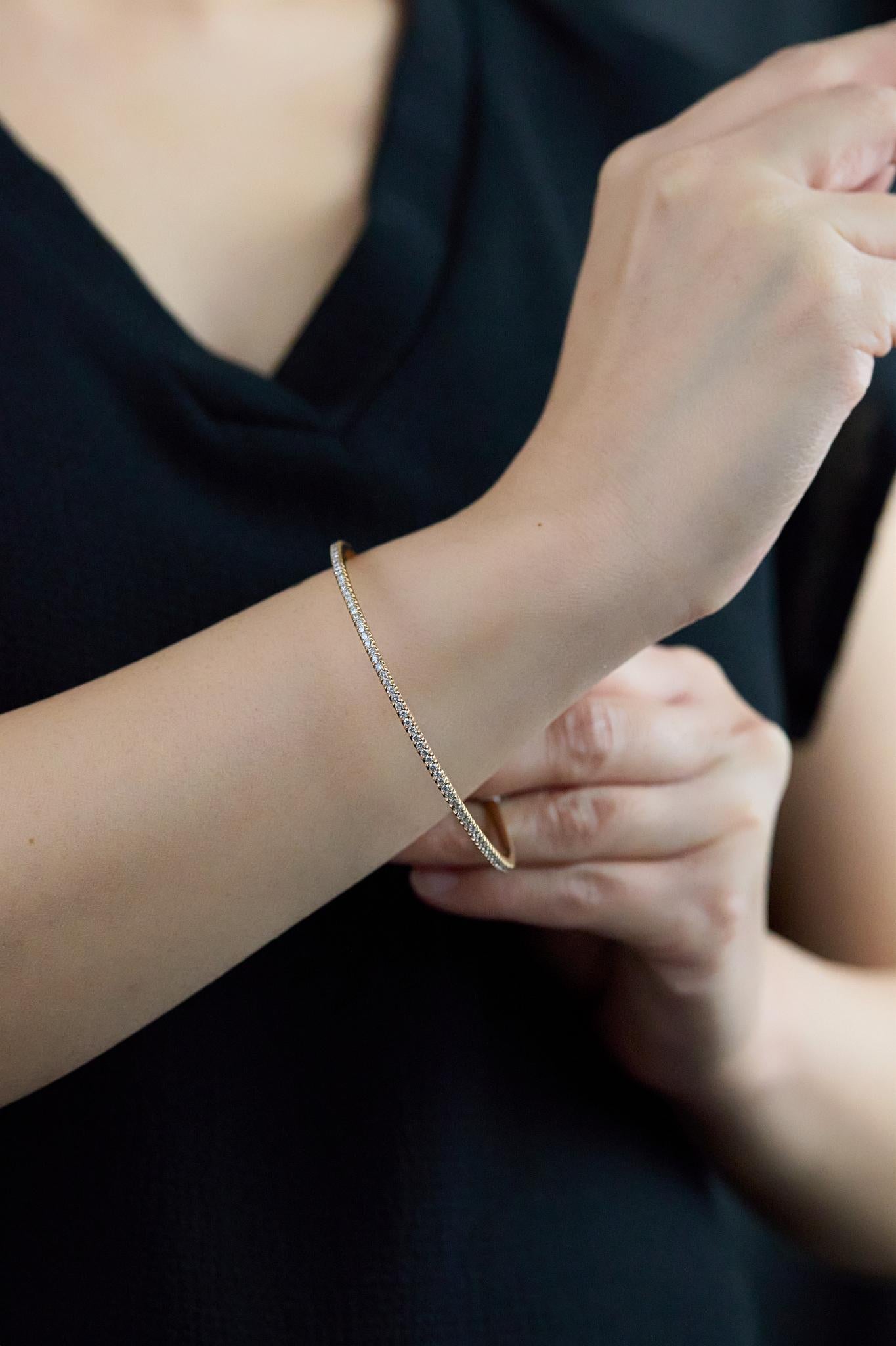 Roman Malakov Bracelet jonc en or rose 18 carats avec diamants ronds de 1,78 carat Neuf - En vente à New York, NY