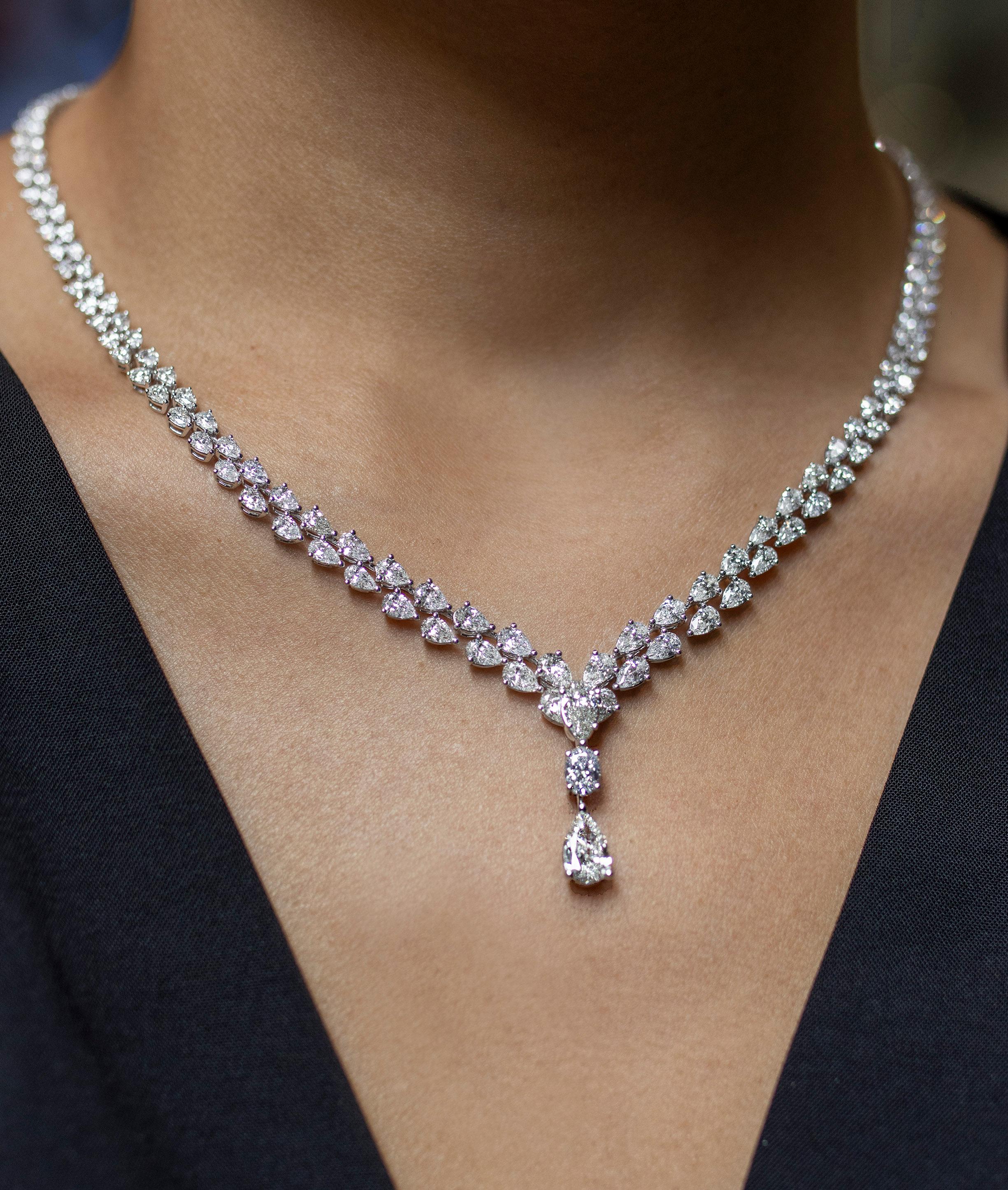 Roman Malakov 18,23 Karat insgesamt zwei Reihen abgestufte birnenförmige Diamant-Halskette (Tropfenschliff)