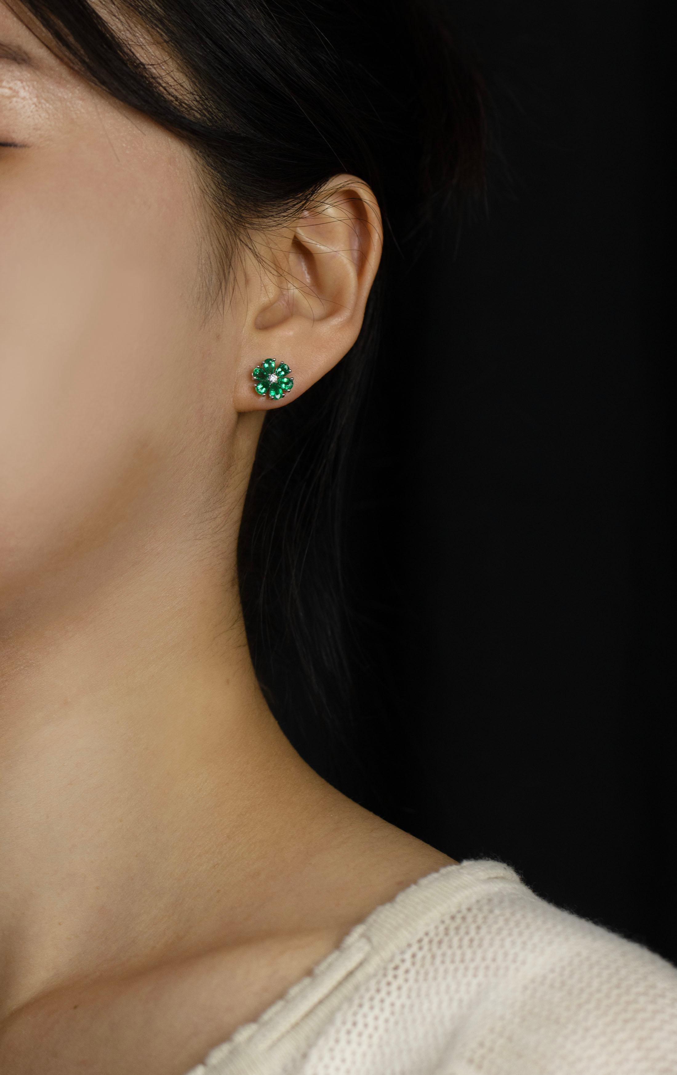 Pear Cut Roman Malakov 1.84 Carats Total Pear Shape Green Emerald & Diamond Stud Earrings For Sale
