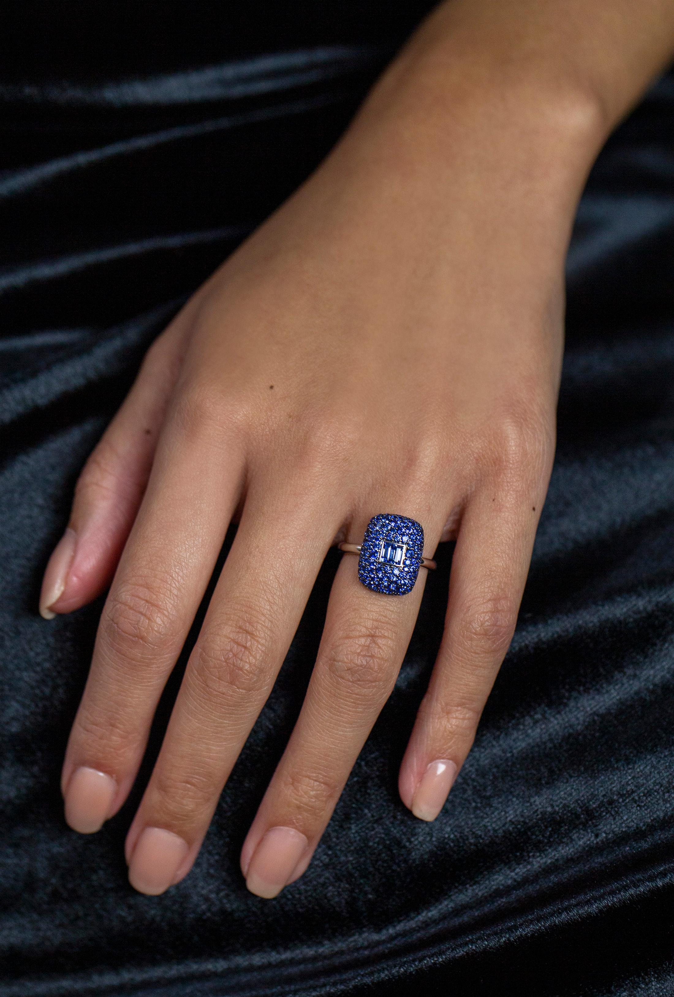 Women's Roman Malakov 1.85 Carat Total Mixed Cut Blue Sapphire Fashion Ring For Sale
