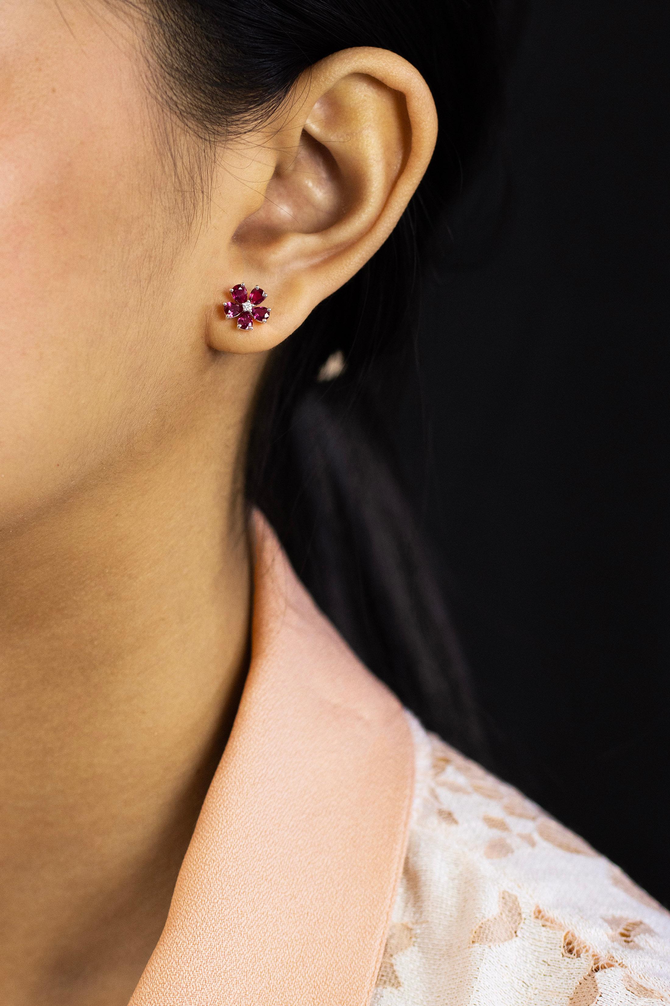 Roman Malakov 1.86 Carats Total Ruby & Diamond Stud Flower Earrings In New Condition In New York, NY