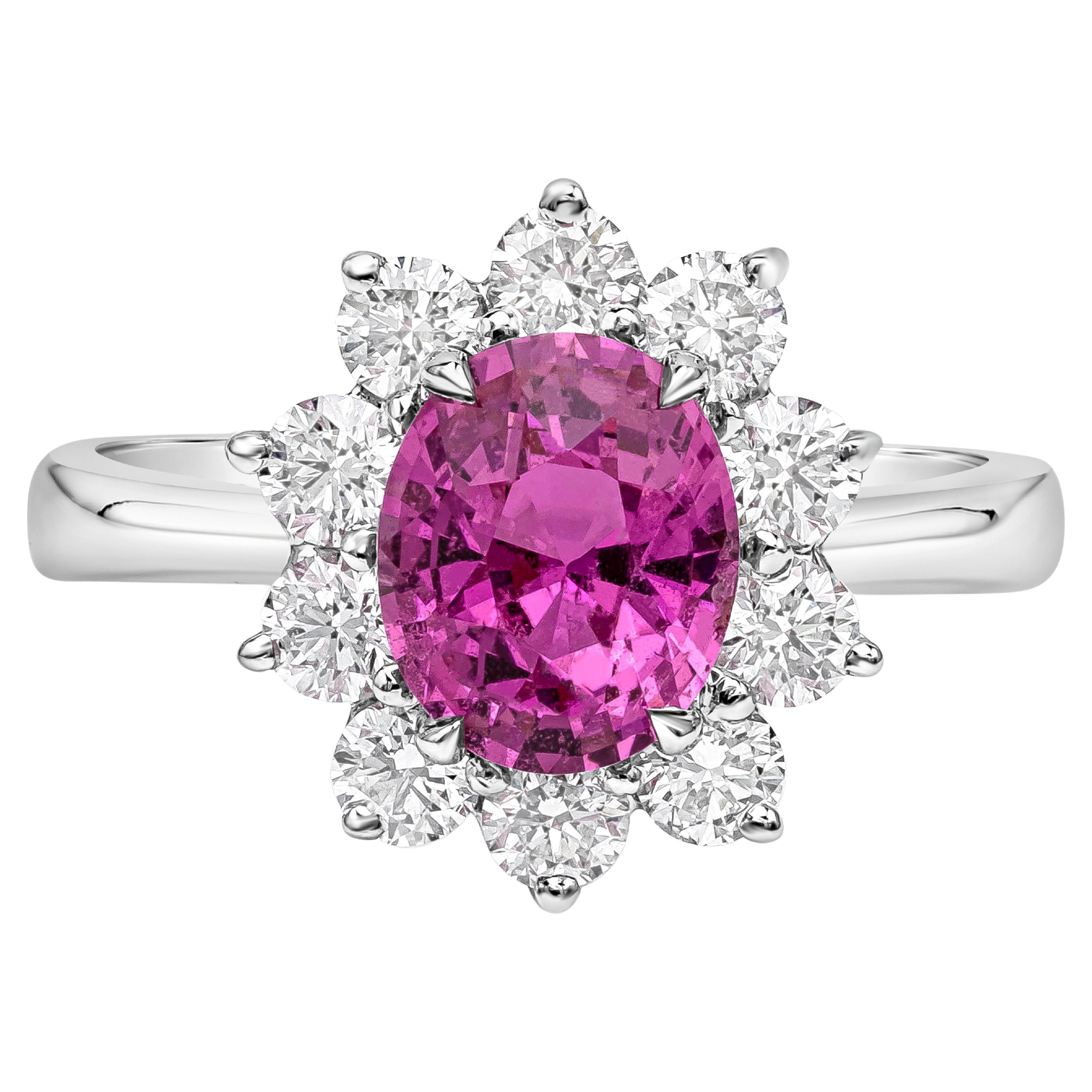 Roman Malakov, bague de fiançailles halo avec saphir rose ovale de 1,89 carat et diamants en vente