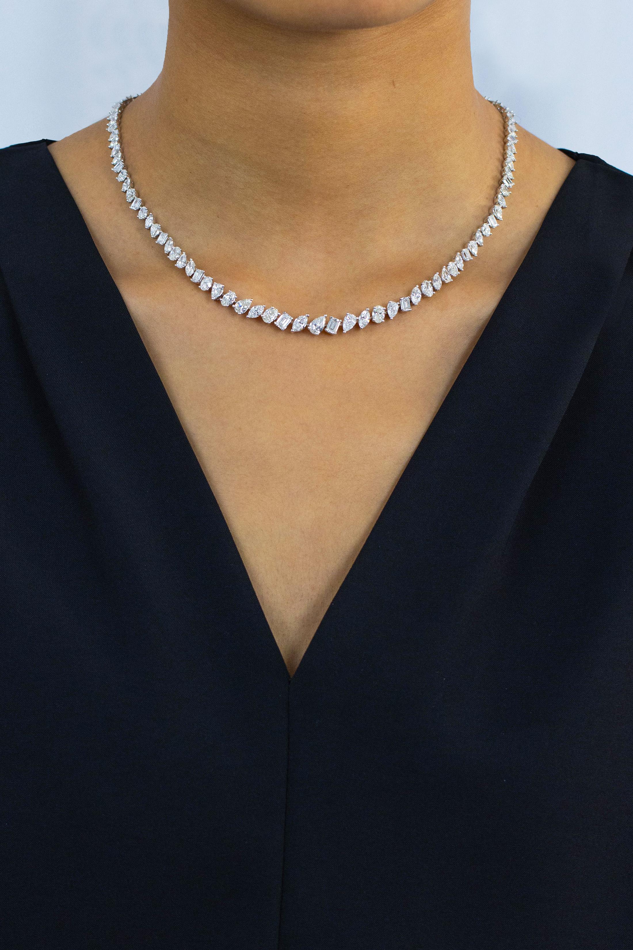 Roman Malakov 19.38 Carats Total Fancy Shape Mixed Cut Diamond Riviere Necklace In New Condition For Sale In New York, NY