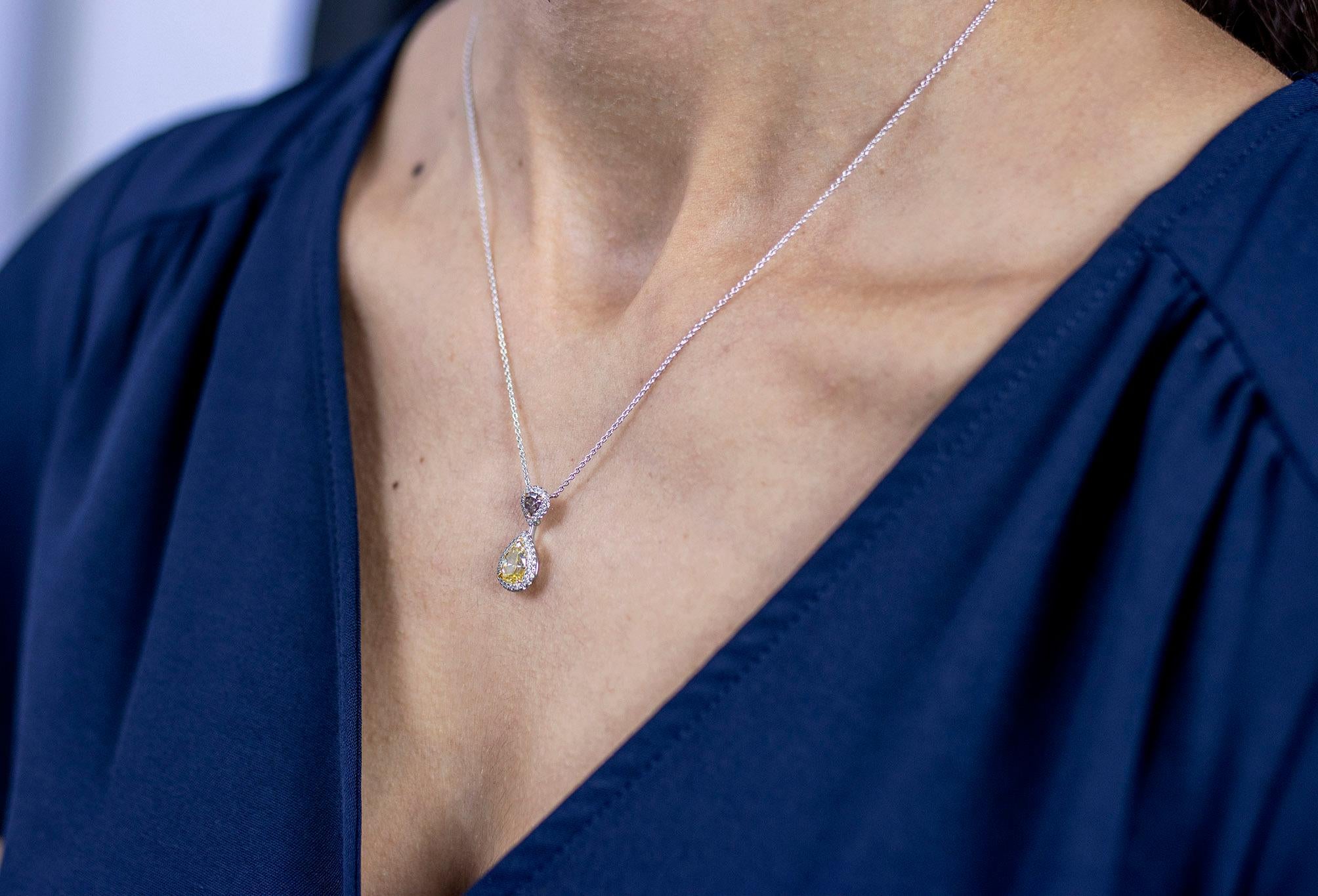Roman Malakov, collier pendentif de couleur fantaisie en forme de poire et de cœur de 1,94 carat au total Neuf - En vente à New York, NY