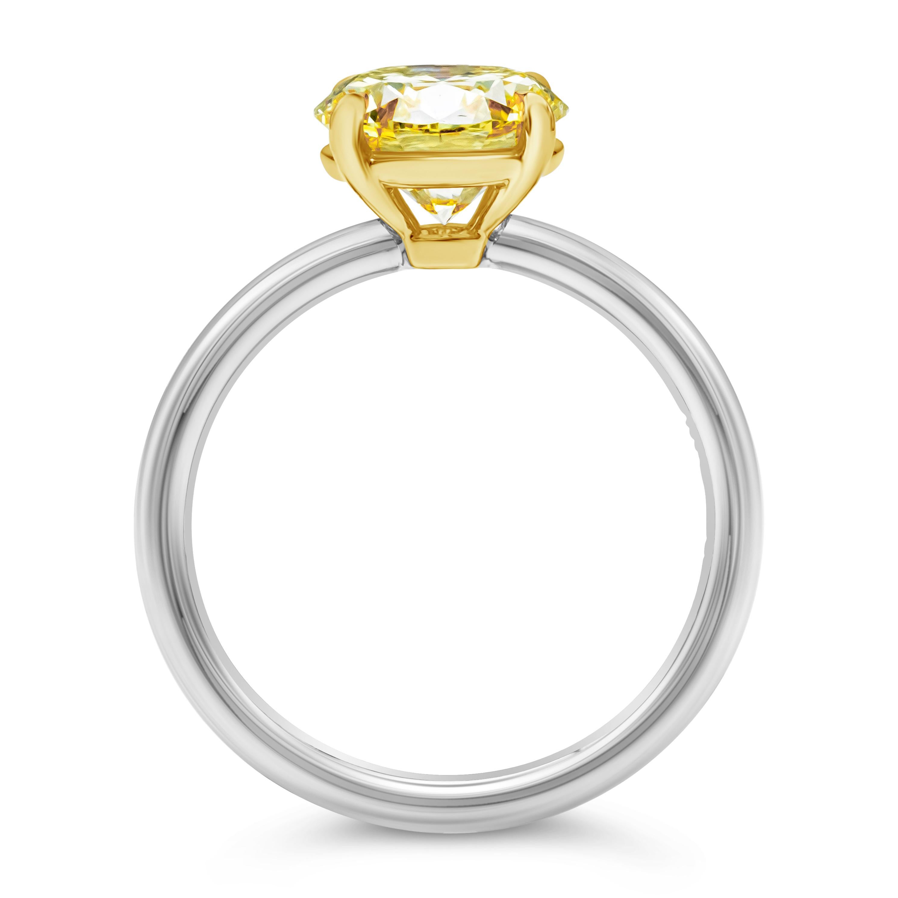 Contemporary Roman Malakov, 2 Carat Total Fancy Light Yellow Solitaire Diamond Ring For Sale