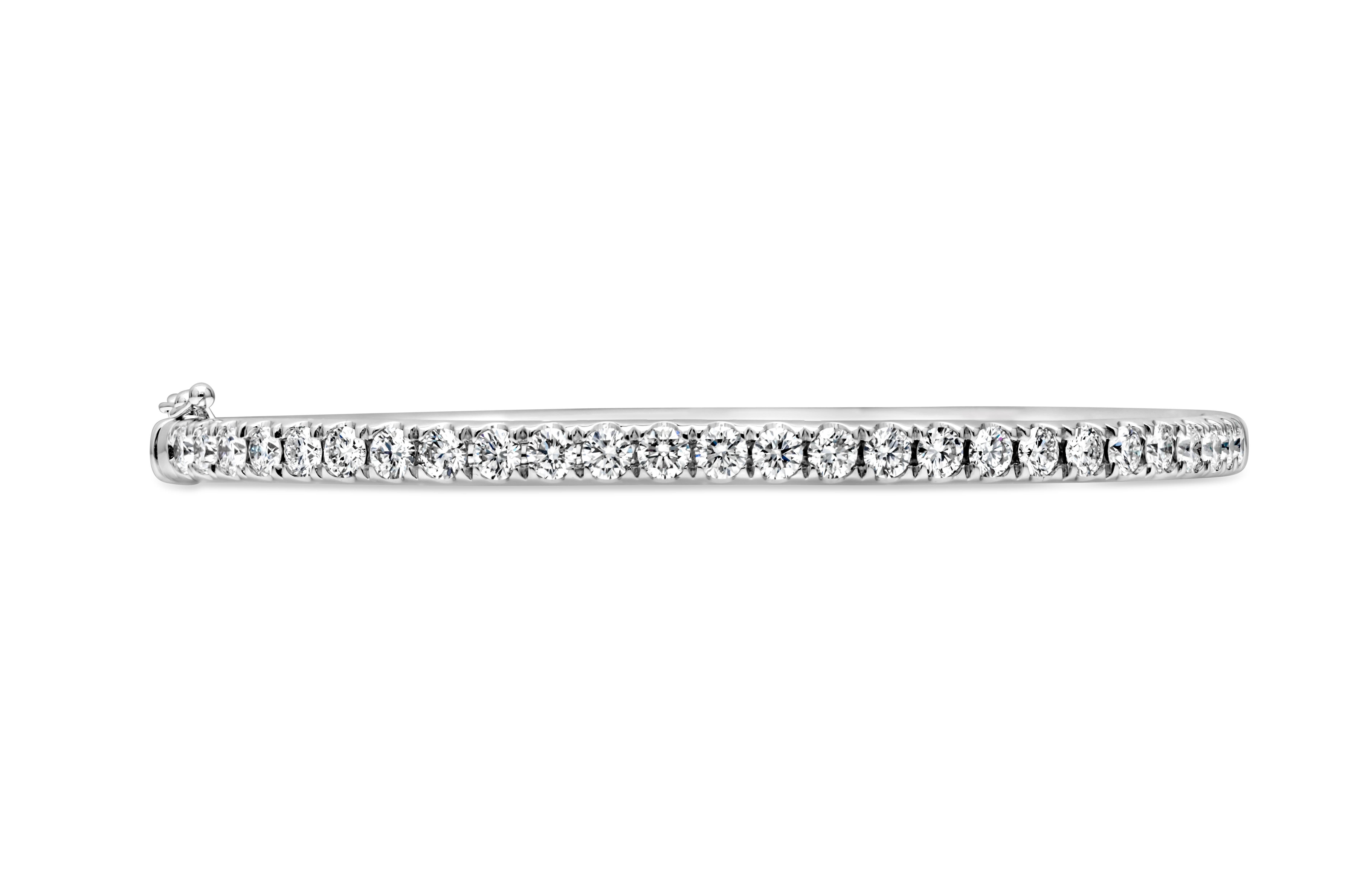 Contemporary Roman Malakov 2.02 Carats Total Brilliant Round Cut Diamond Bangle Bracelet For Sale