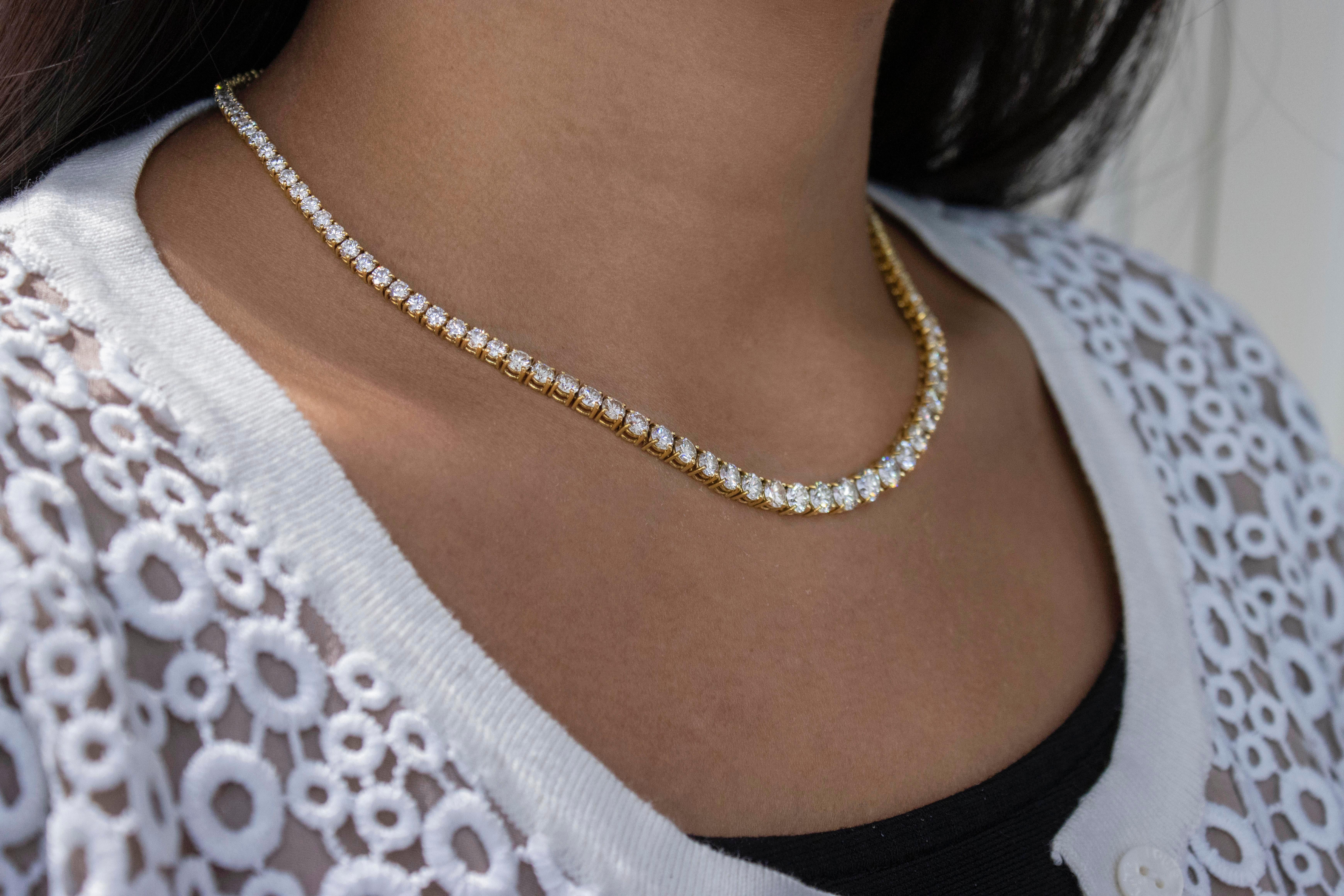 Roman Malakov 20.47 Carat Graduating Round Diamond Riviere Tennis Necklace In New Condition For Sale In New York, NY