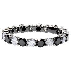 Roman Malakov, alliance d'éternité alternant diamants noirs et blancs 2,06