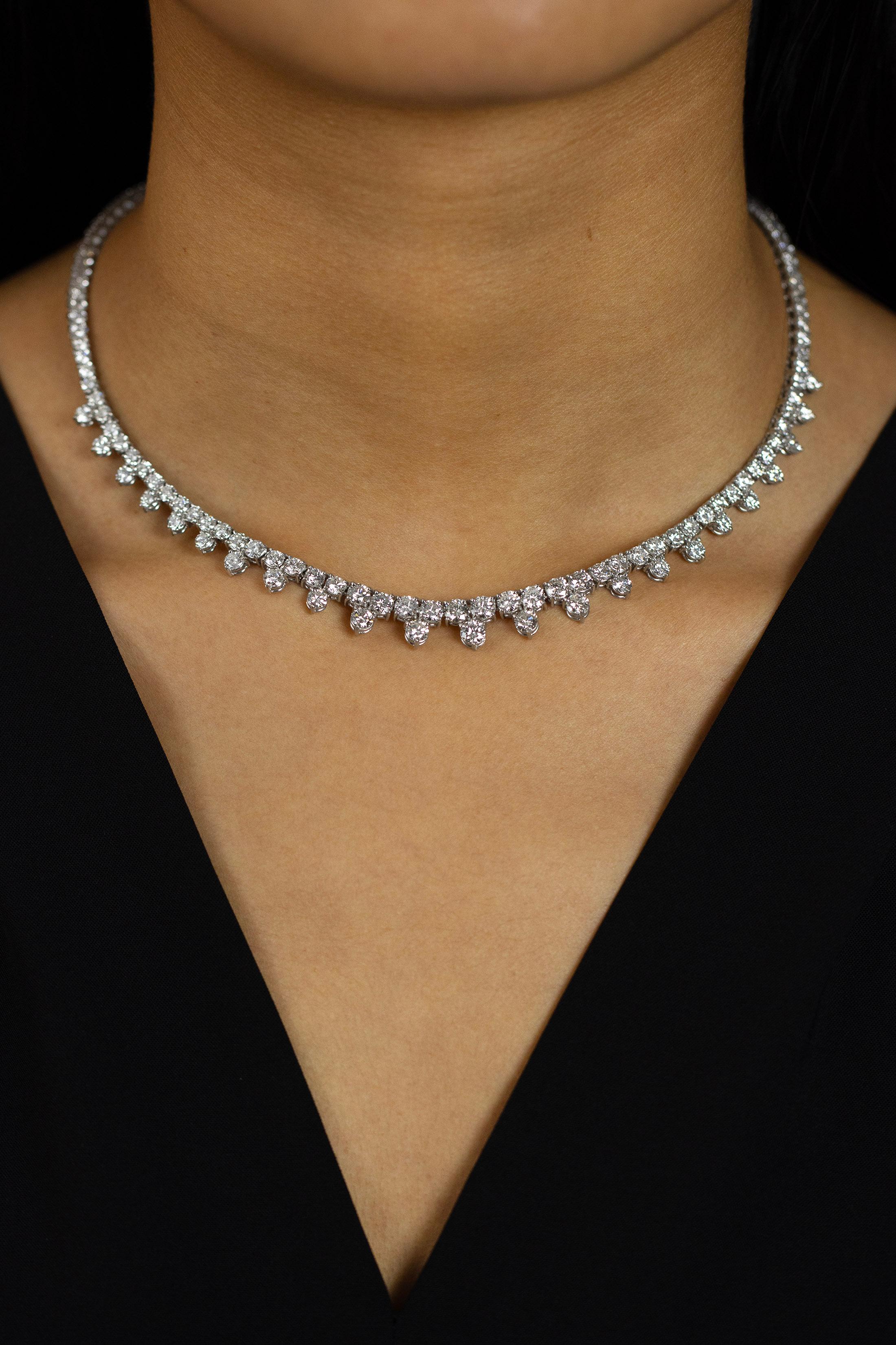 Roman Malakov 20.74 Carats Total Brilliant Round Cut Diamond Tennis Necklace In New Condition For Sale In New York, NY