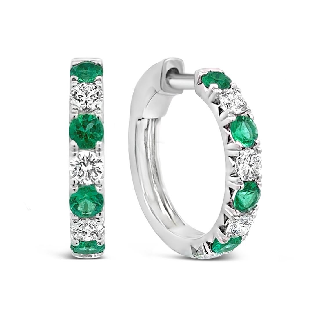 Taille ronde Roman Malakov, boucles d'oreilles huggies alternant émeraudes rondes et diamants 2,14 carats en vente
