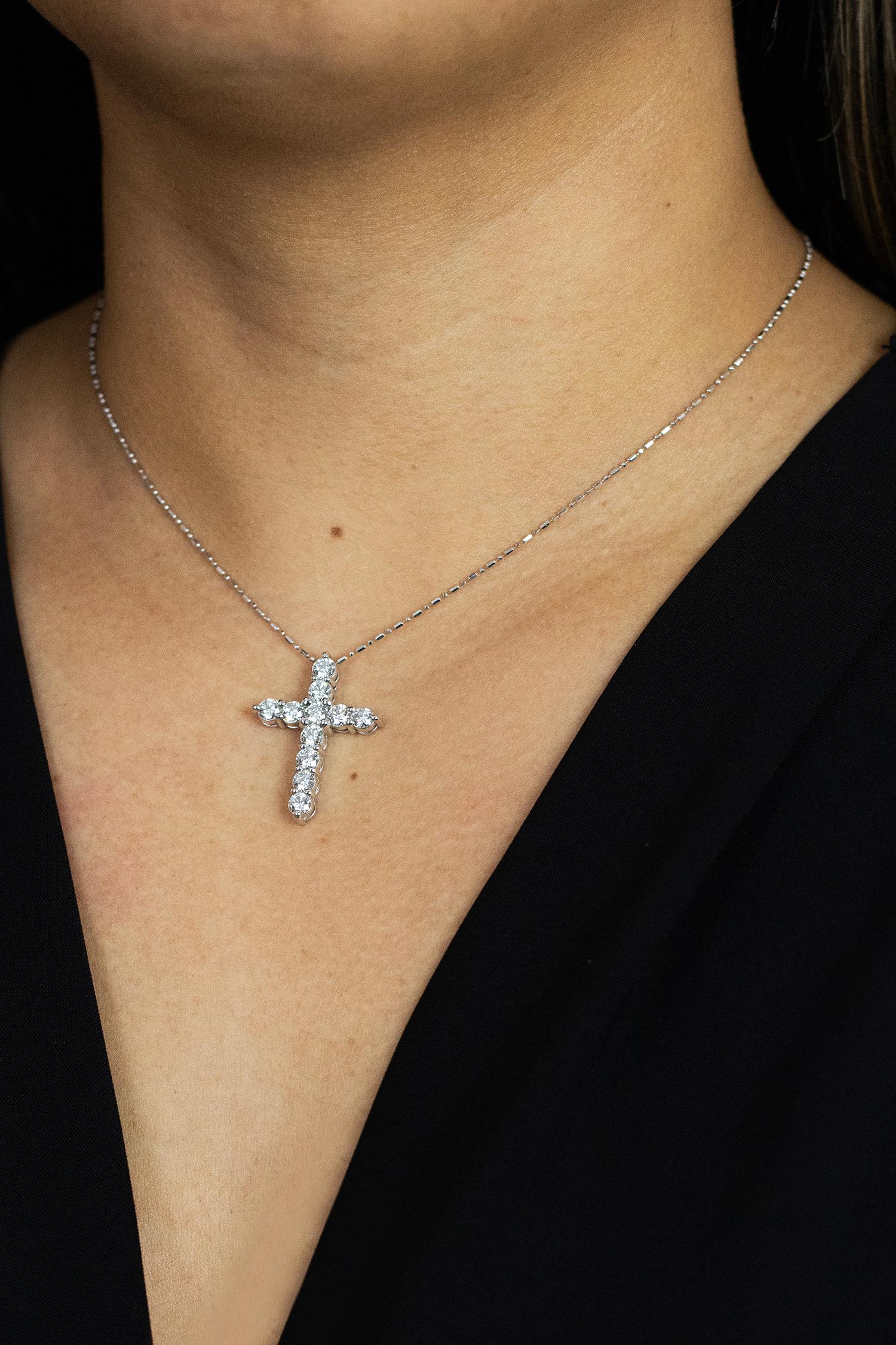 Contemporary Roman Malakov 2.24 Carat Round Diamond Cross Pendant Necklace For Sale