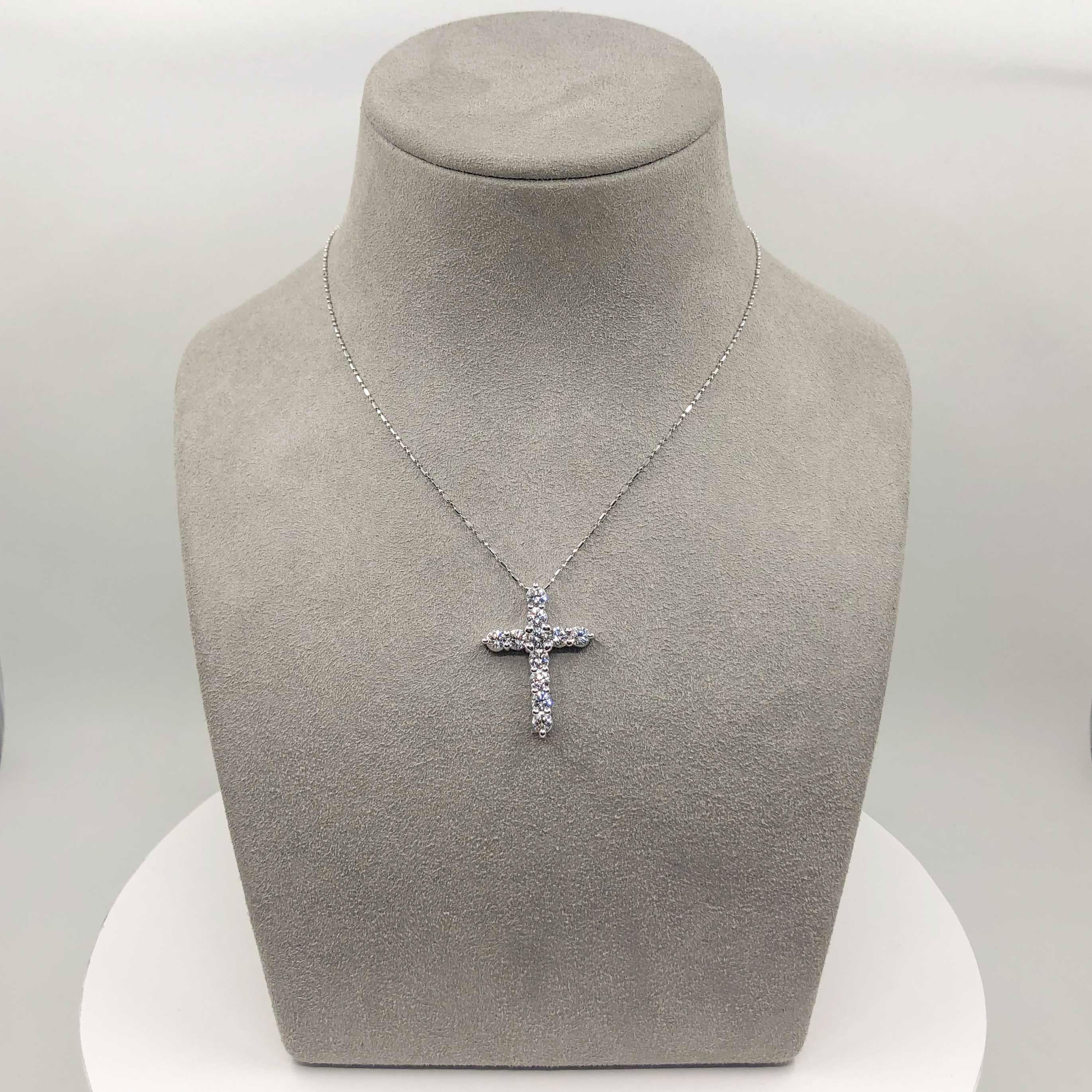 Round Cut Roman Malakov 2.24 Carat Round Diamond Cross Pendant Necklace For Sale